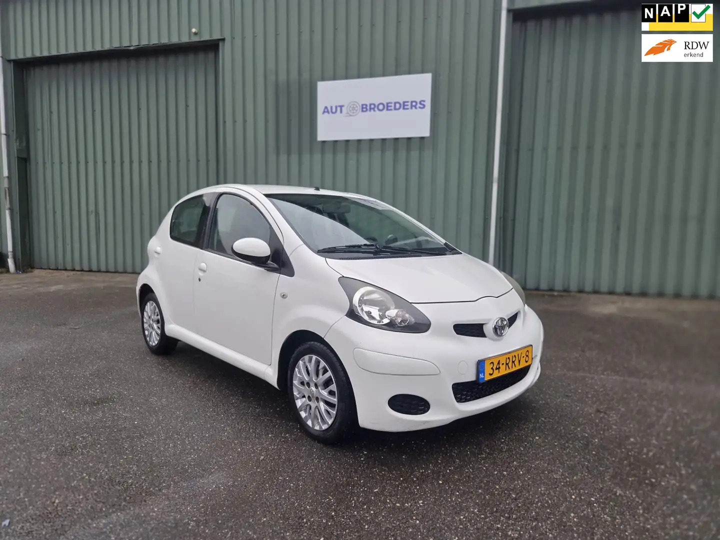 Toyota Aygo 1.0-12V Comfort Navigator - 4 DEURS - AIRCO - ELEC Weiß - 1