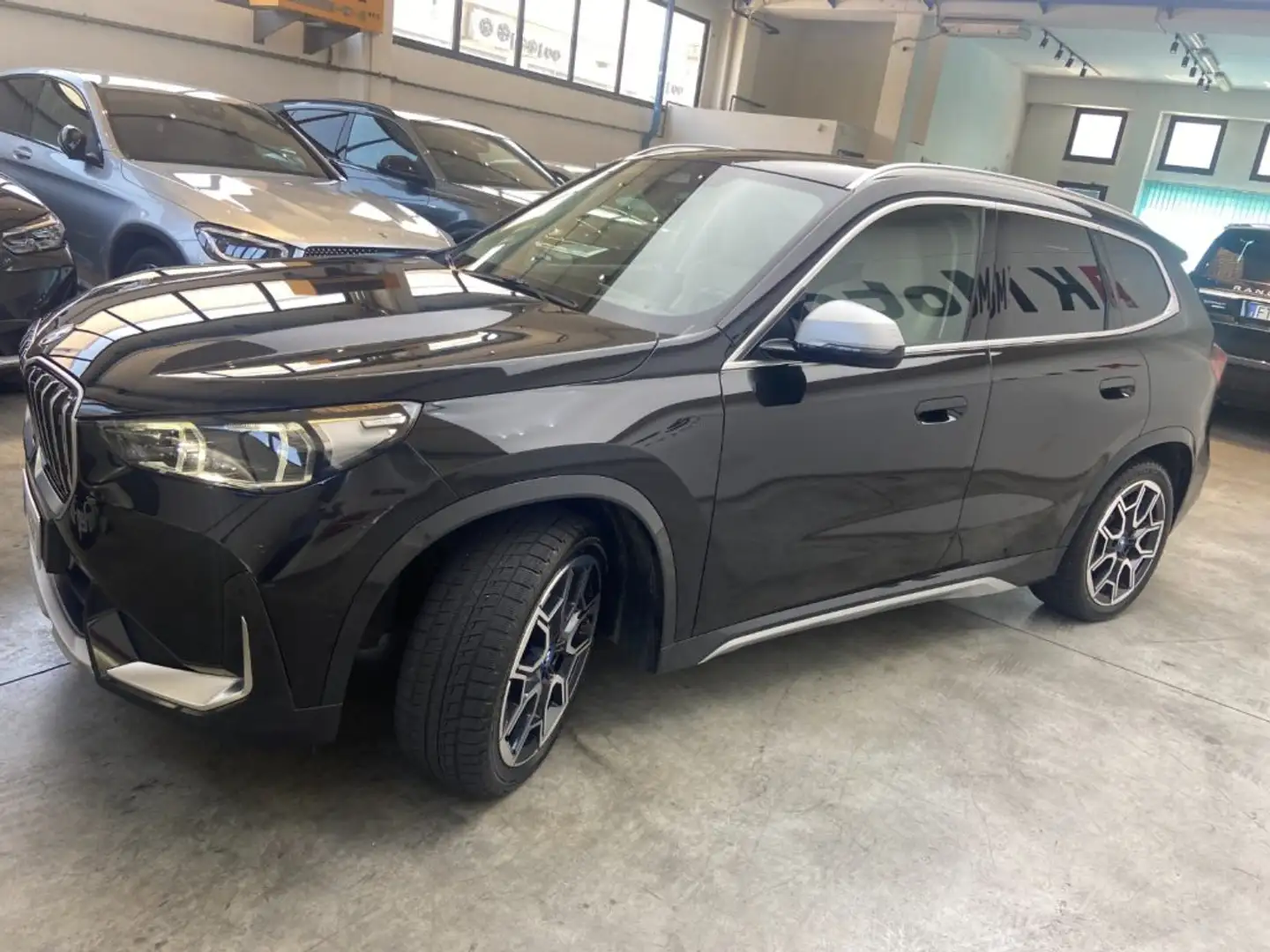BMW iX1 xDrive 30 Nero - 2