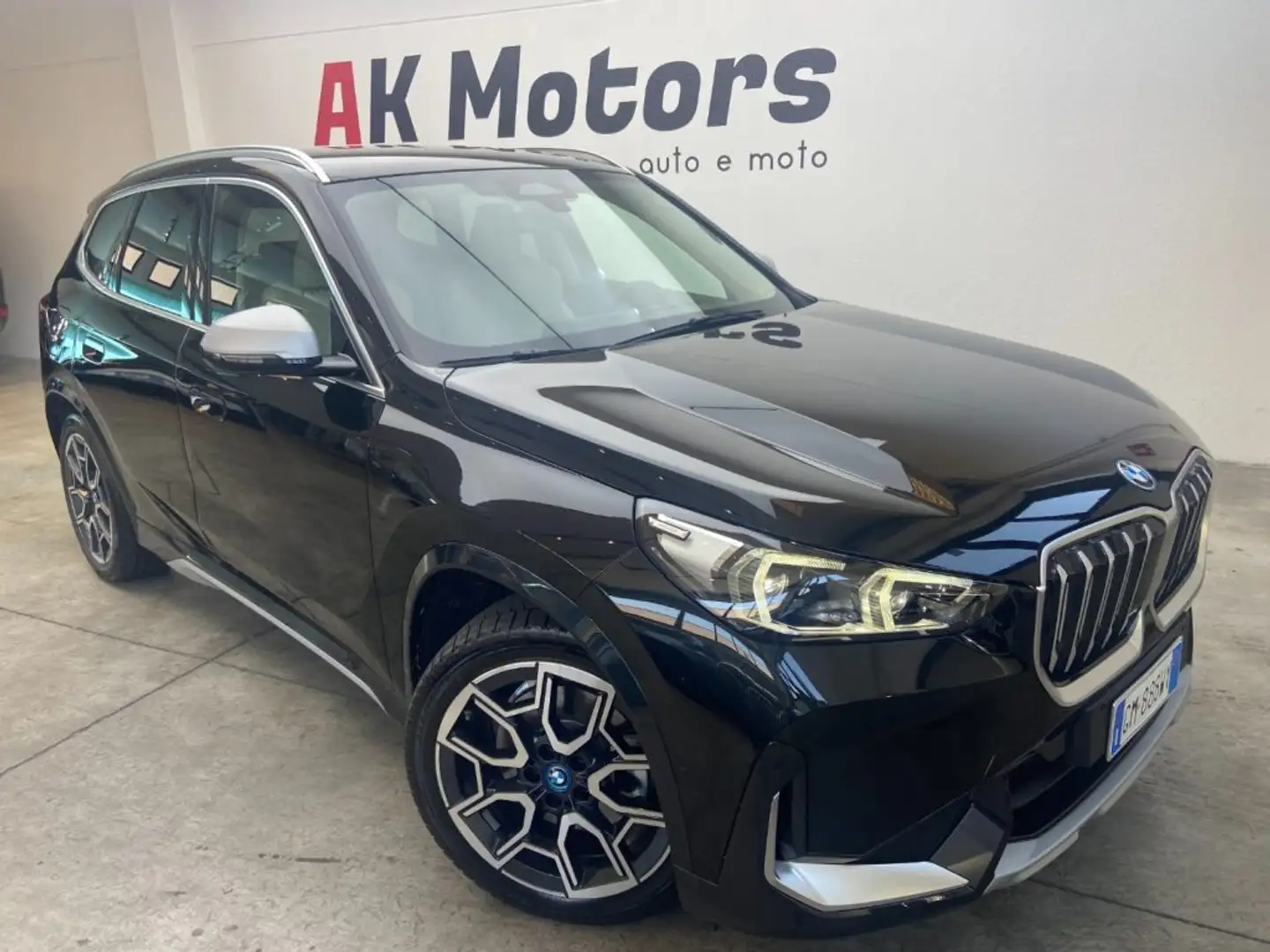 BMW iX1 xDrive 30 Nero - 1