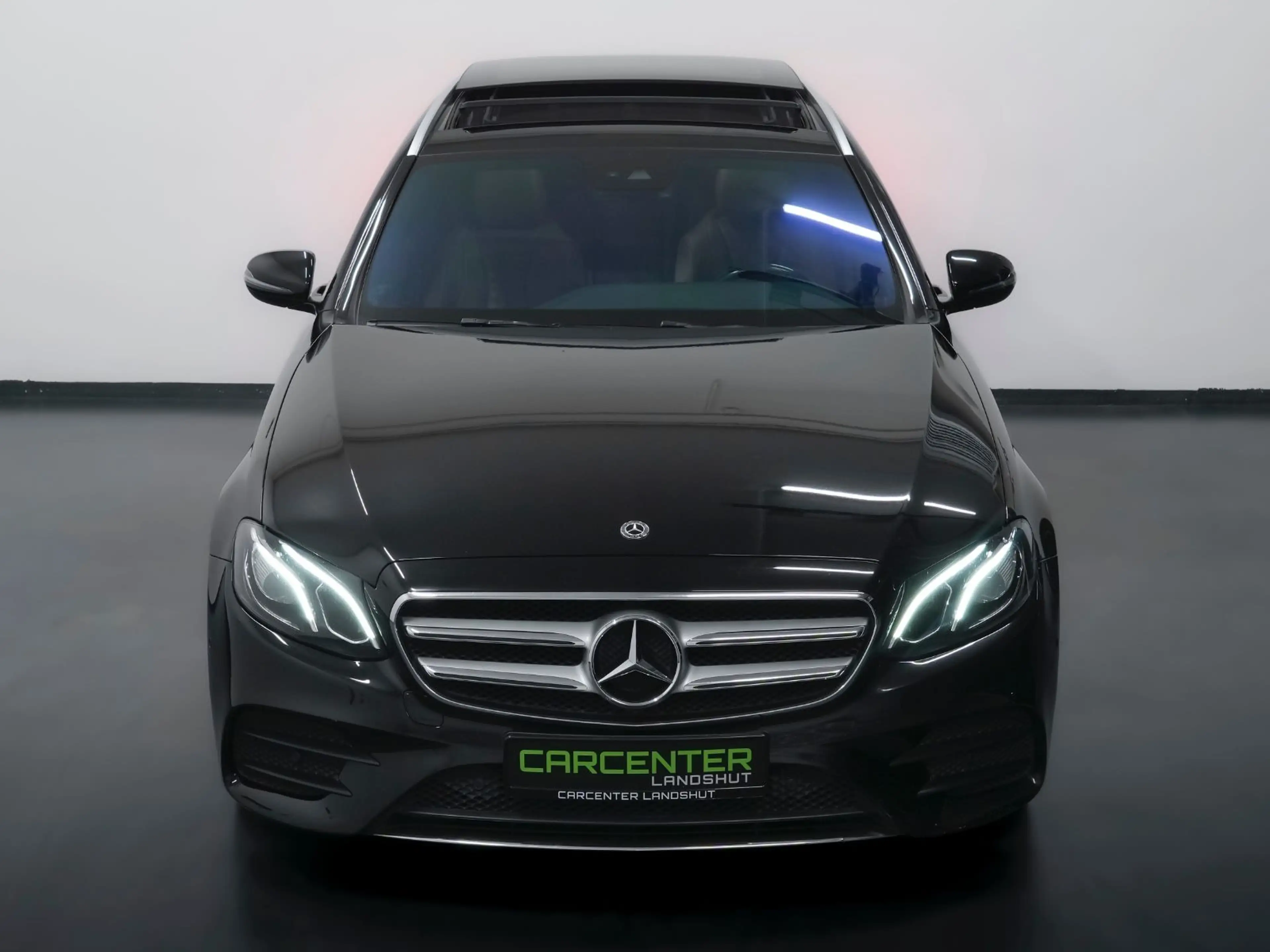 Mercedes-Benz E 220 d AMG-LINE PANO/AMBIENTE/AHK/SITZBEL/9-GANG — photo 6