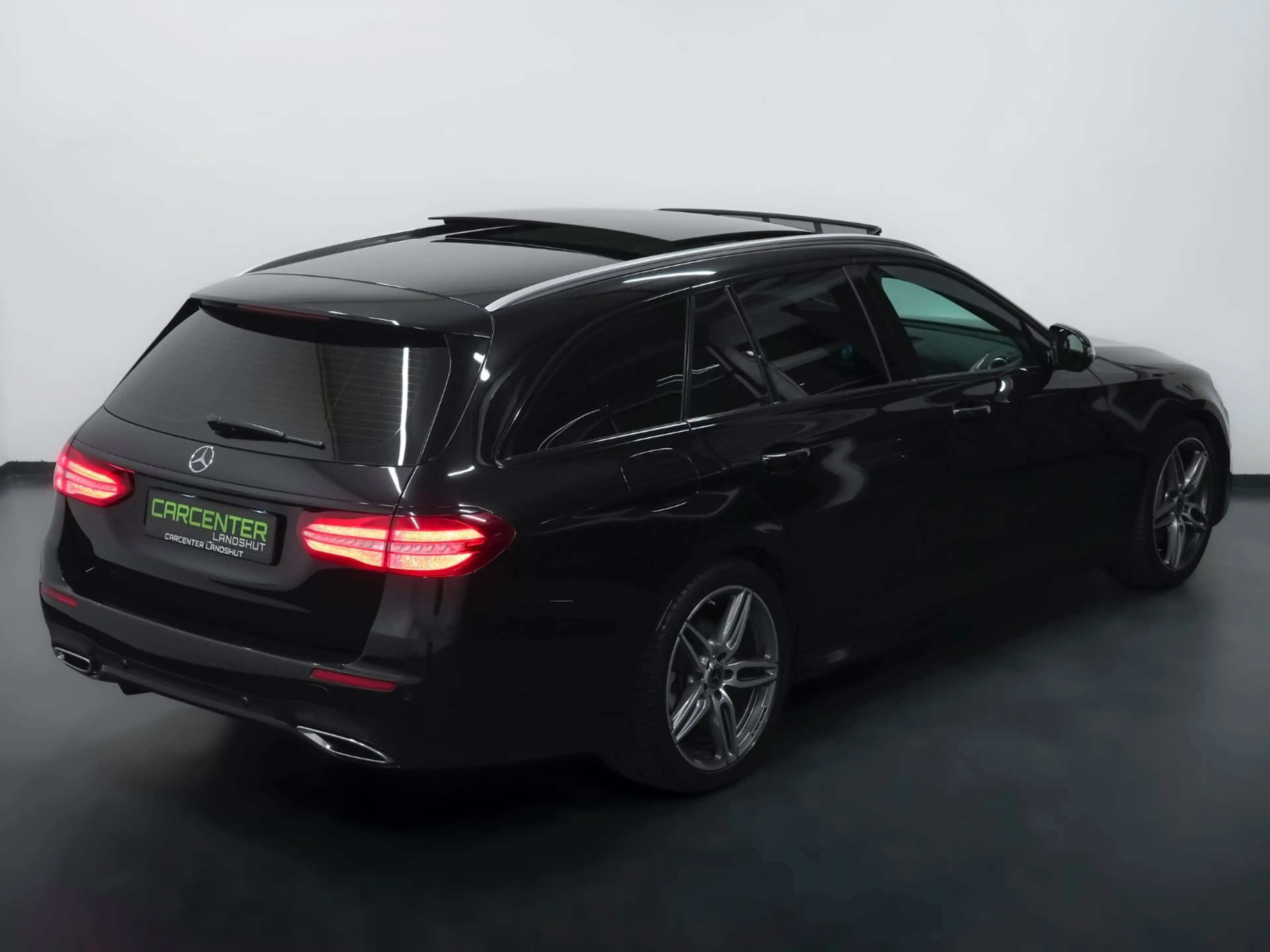 Mercedes-Benz E 220 d AMG-LINE PANO/AMBIENTE/AHK/SITZBEL/9-GANG — photo 14
