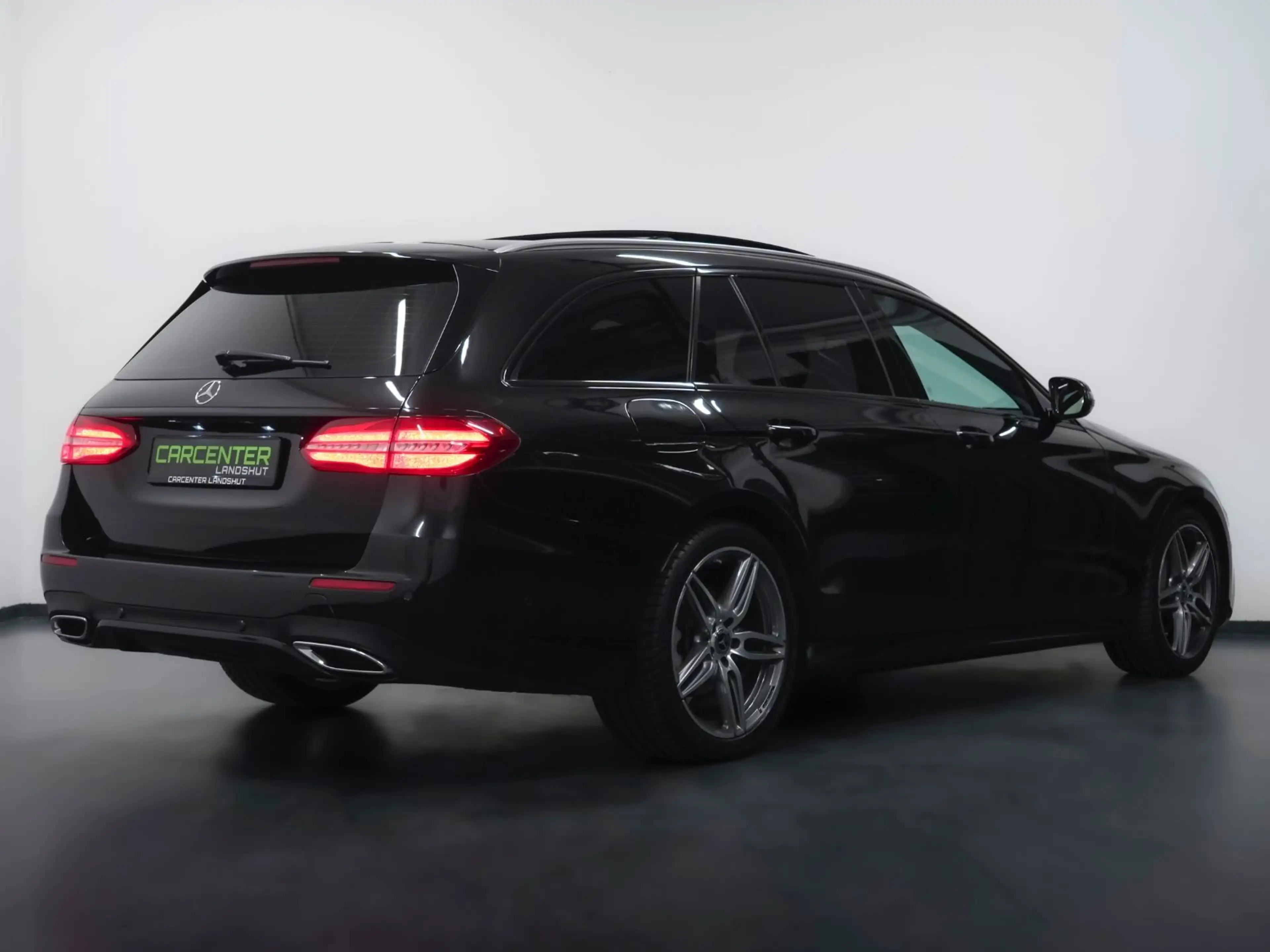 Mercedes-Benz E 220 d AMG-LINE PANO/AMBIENTE/AHK/SITZBEL/9-GANG — photo 13