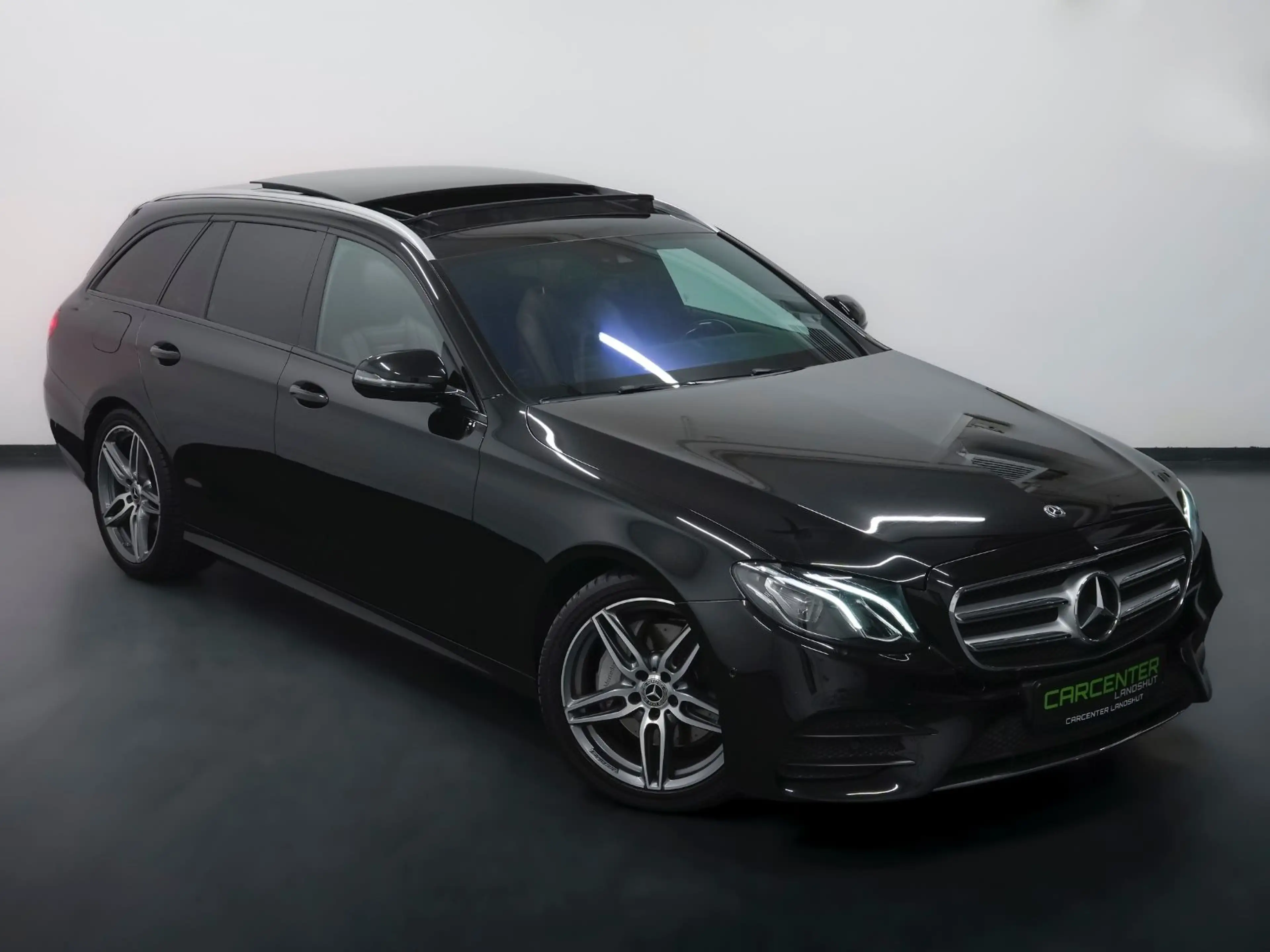 Mercedes-Benz E 220 d AMG-LINE PANO/AMBIENTE/AHK/SITZBEL/9-GANG — photo 9