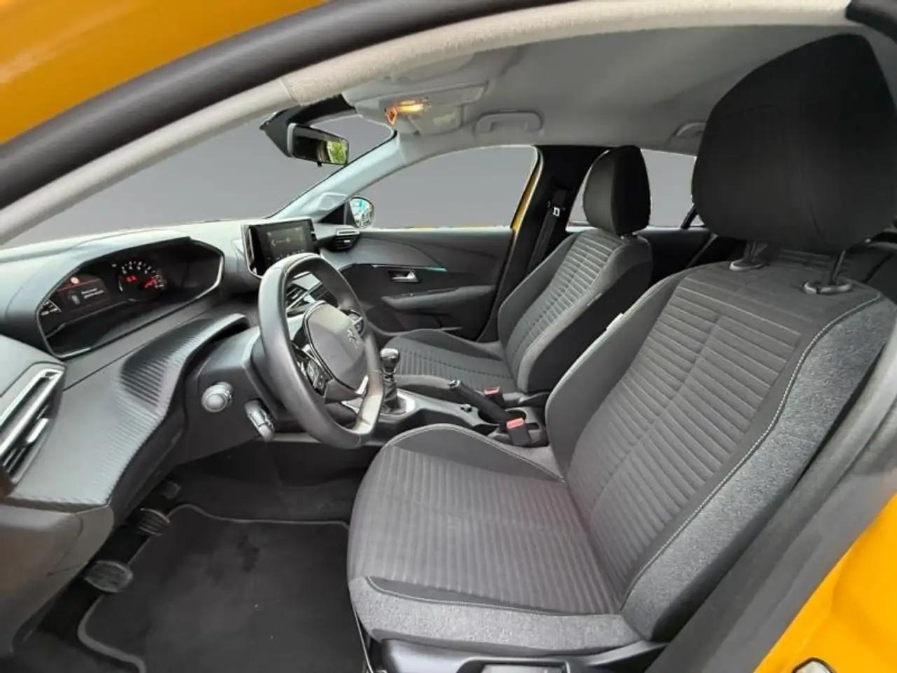Peugeot 208 208 — photo 9
