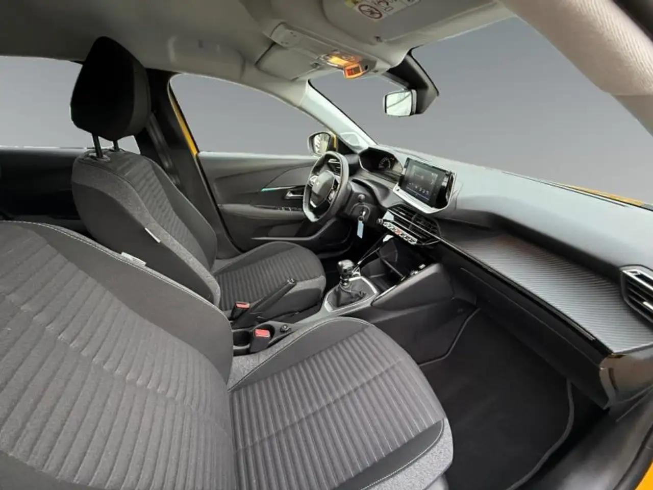 Peugeot 208 208 — photo 15