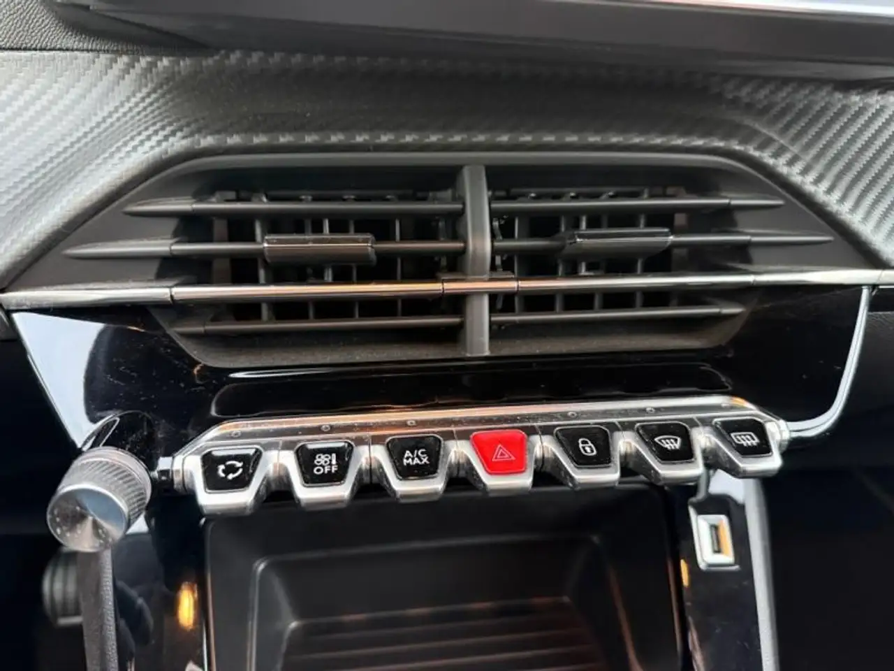 Peugeot 208 208 — photo 20