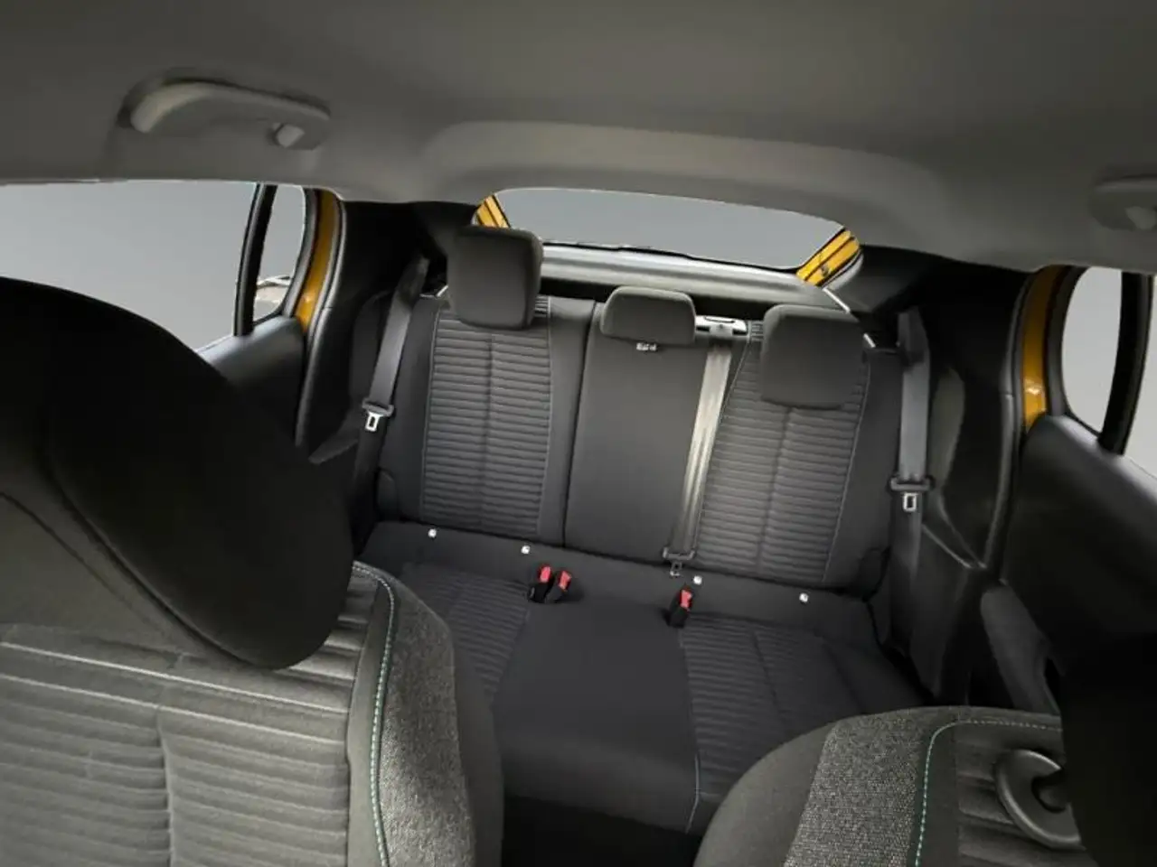 Peugeot 208 208 — photo 12