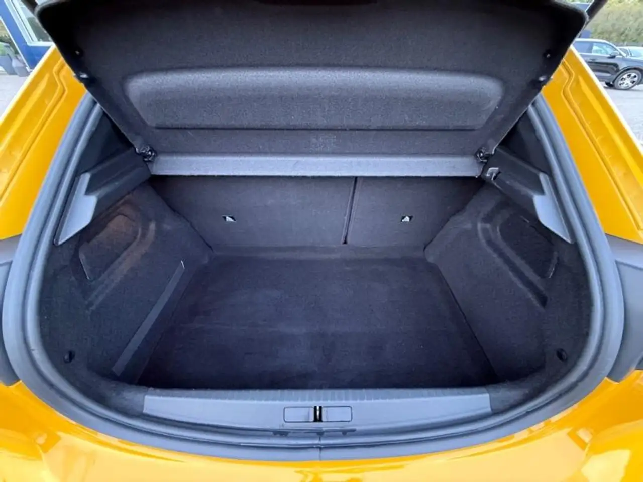 Peugeot 208 208 — photo 16