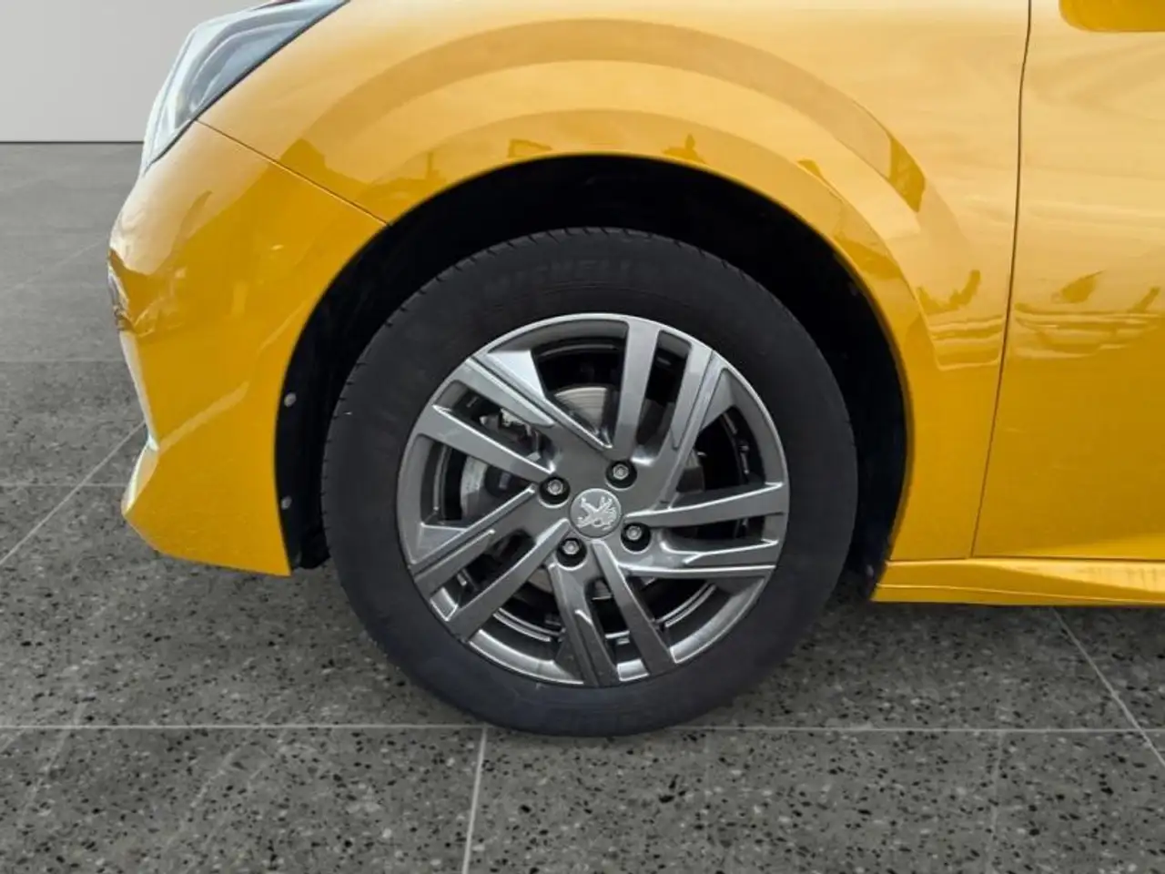 Peugeot 208 208 — photo 14