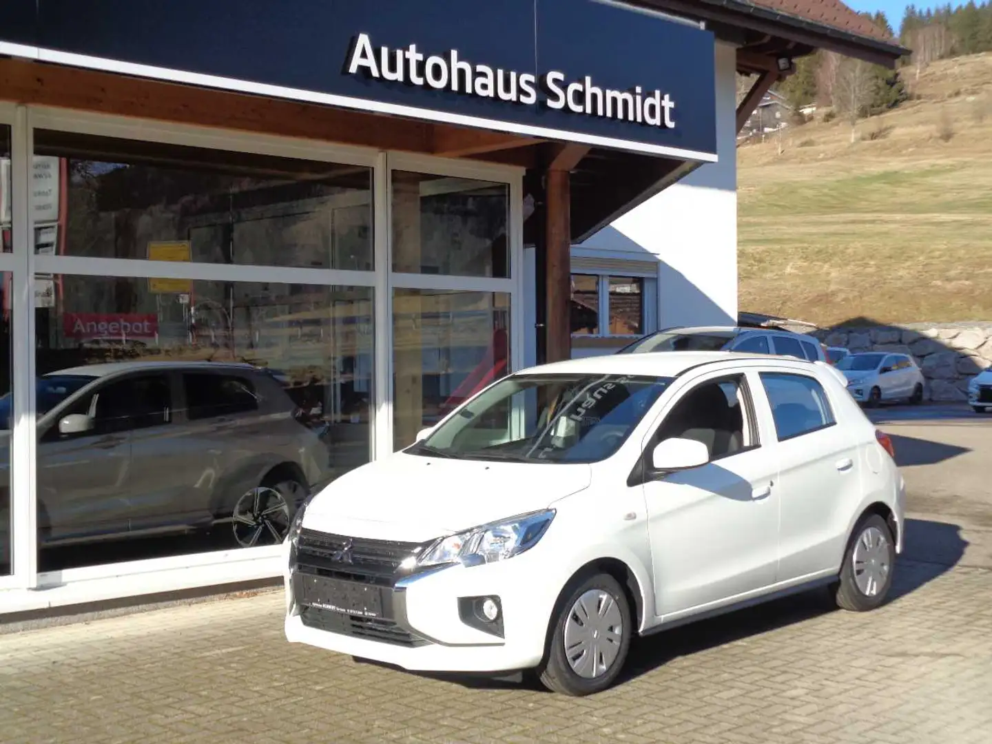 Mitsubishi Space Star Select 1.2 MIVEC 5-Gang Weiß - 2