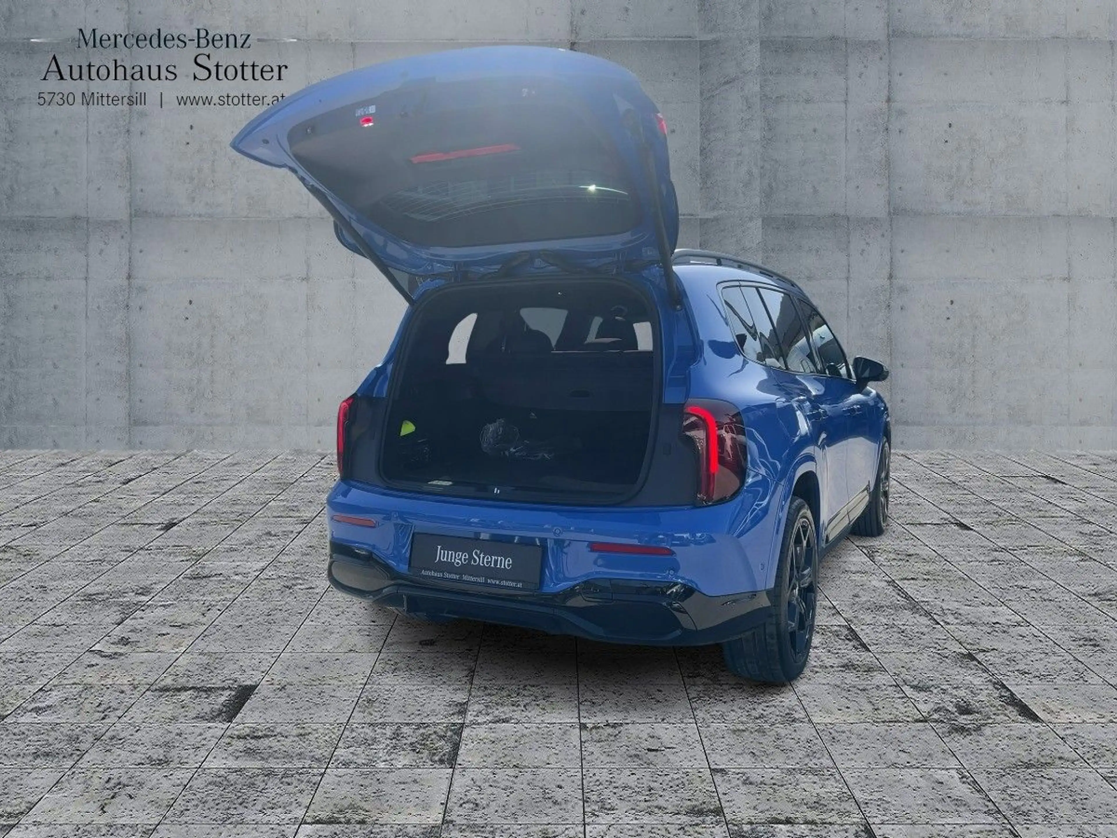 Mercedes-Benz GLB 250 + mit EQ Technologie *AMG*Pano*AHK*360Kam* — photo 14