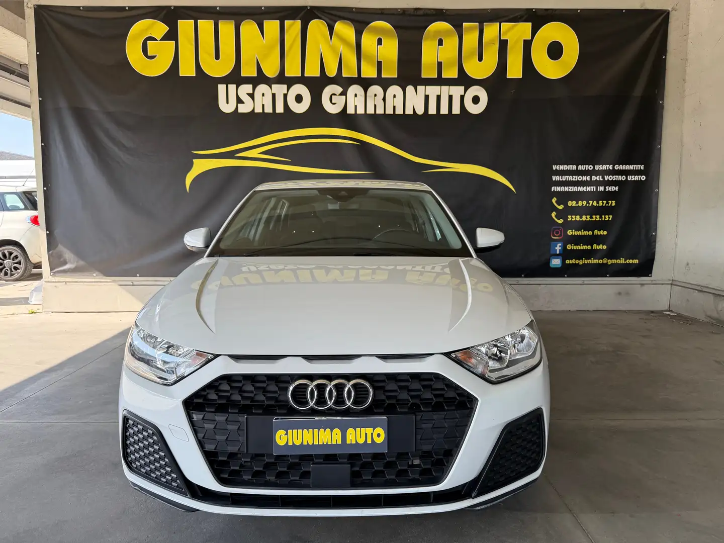 Audi A1 30 1.0 tfsi Identity Black 110cv s-tronic Blanc - 2