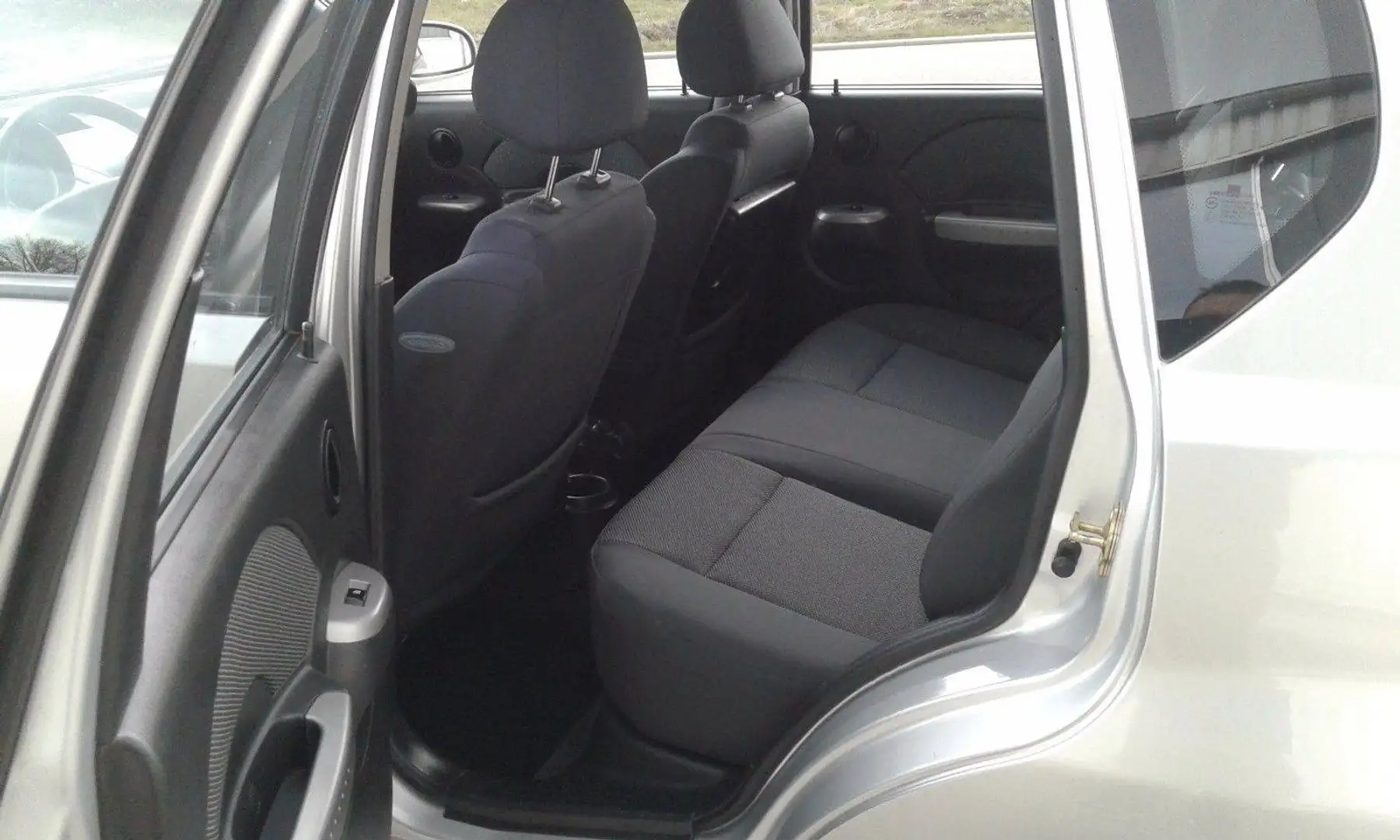 Daewoo Kalos Kalos 1.4 SX Cool Silber - 2