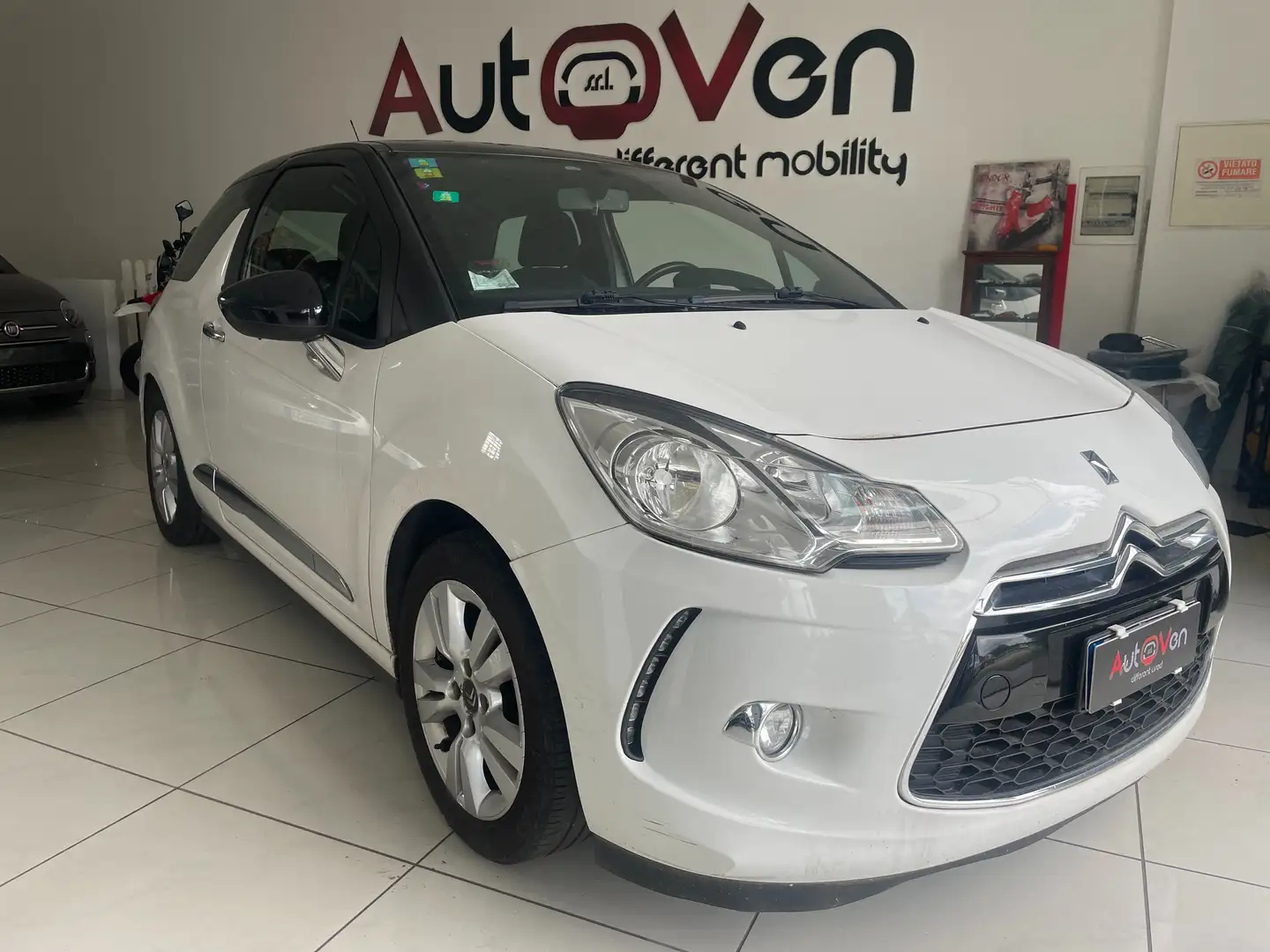 Citroen DS3 DS3 1.4 hdi Chic 70cv Blanc - 2