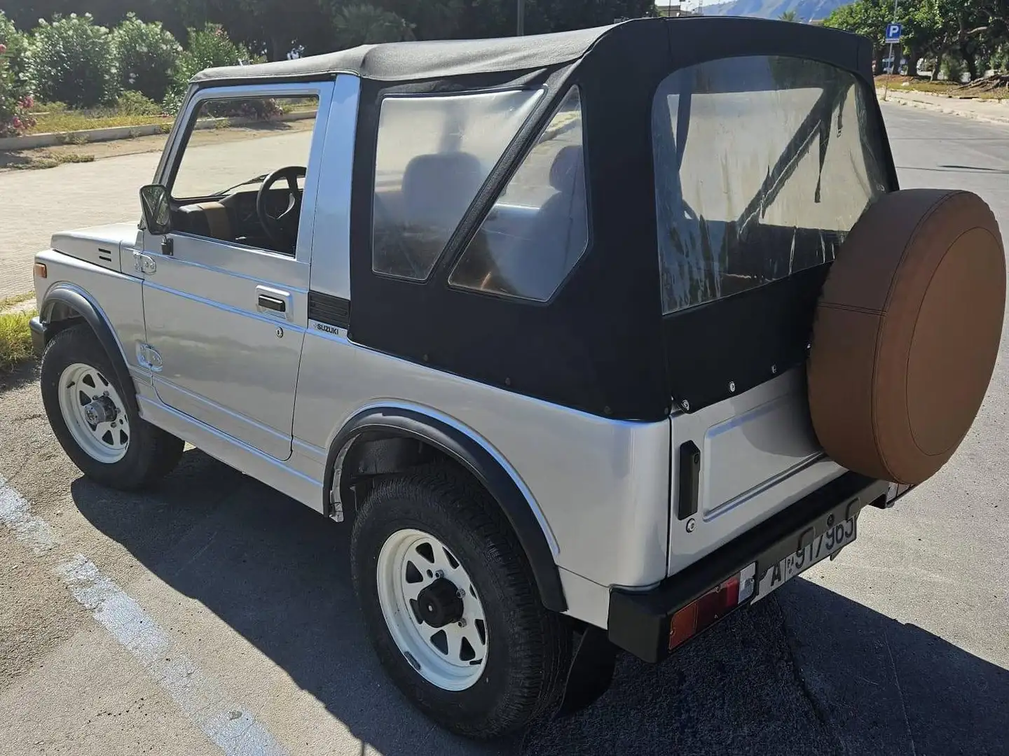 Suzuki SJ Samurai 413 Silber - 2