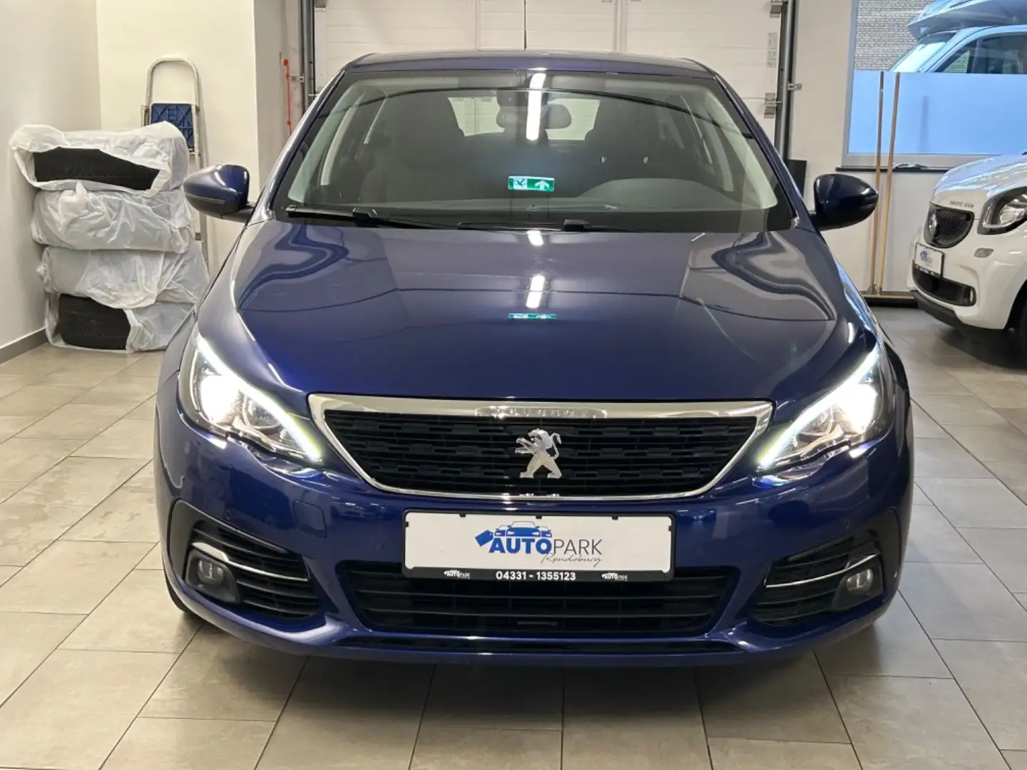 Peugeot 308 Active Blau - 2