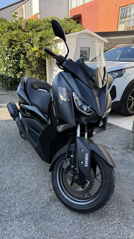 Yamaha X-Max 125