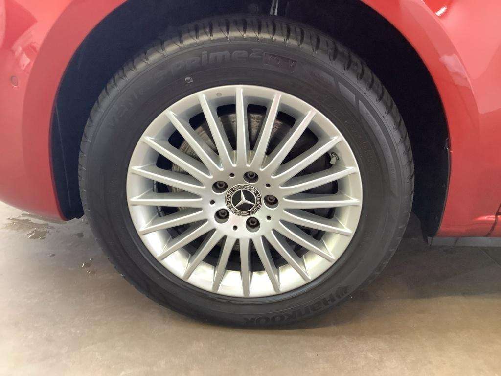 Mercedes-Benz V 220