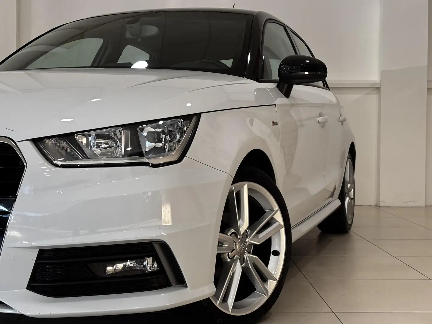 Audi A1 Sportback 1.0 TFSI Adrenalin | S-Line | Two-Tone | Wit - 2