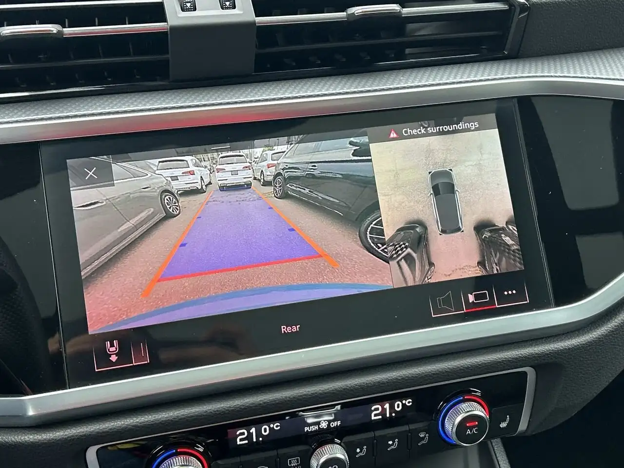 Audi Q3 снимка Audi Q3