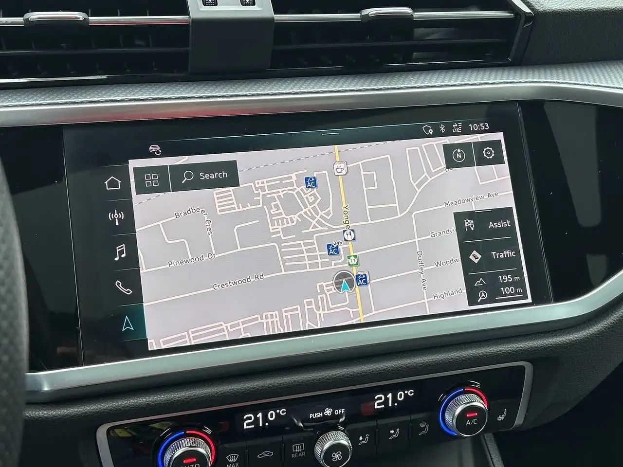 Audi Q3 снимка Audi Q3