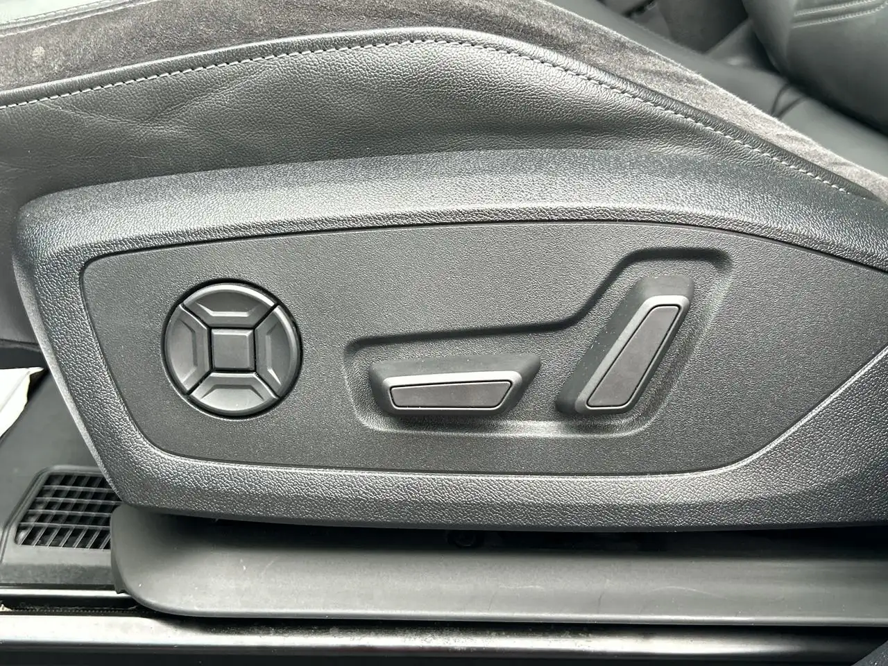 Audi Q3 снимка Audi Q3