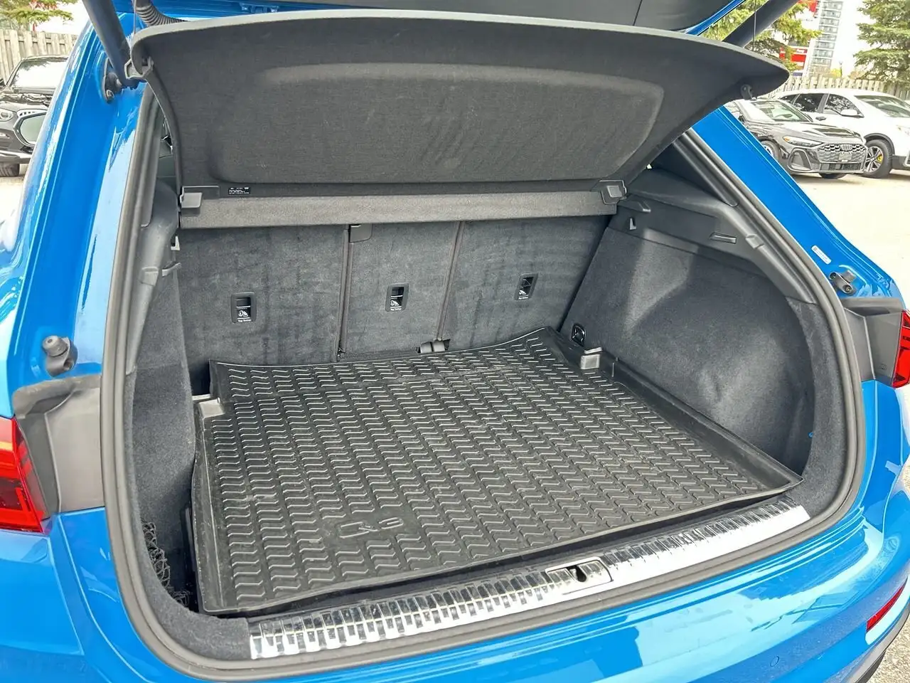 Audi Q3 снимка Audi Q3