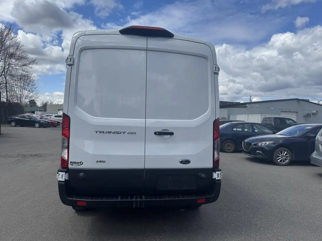 Ford Transit Cargo Van снимка Ford Transit Cargo Van