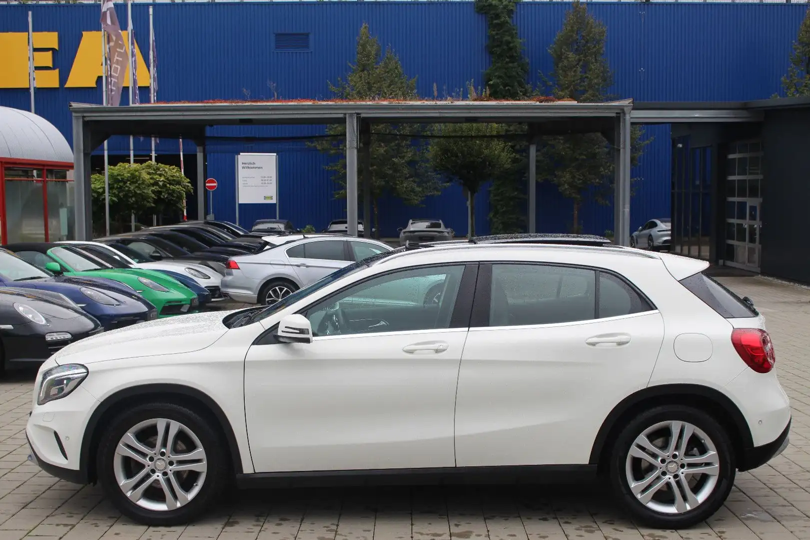 Mercedes-Benz GLA 180 Aut. URBAN *PANO-BI XENON-PDC-TEILLEDER* Weiß - 2