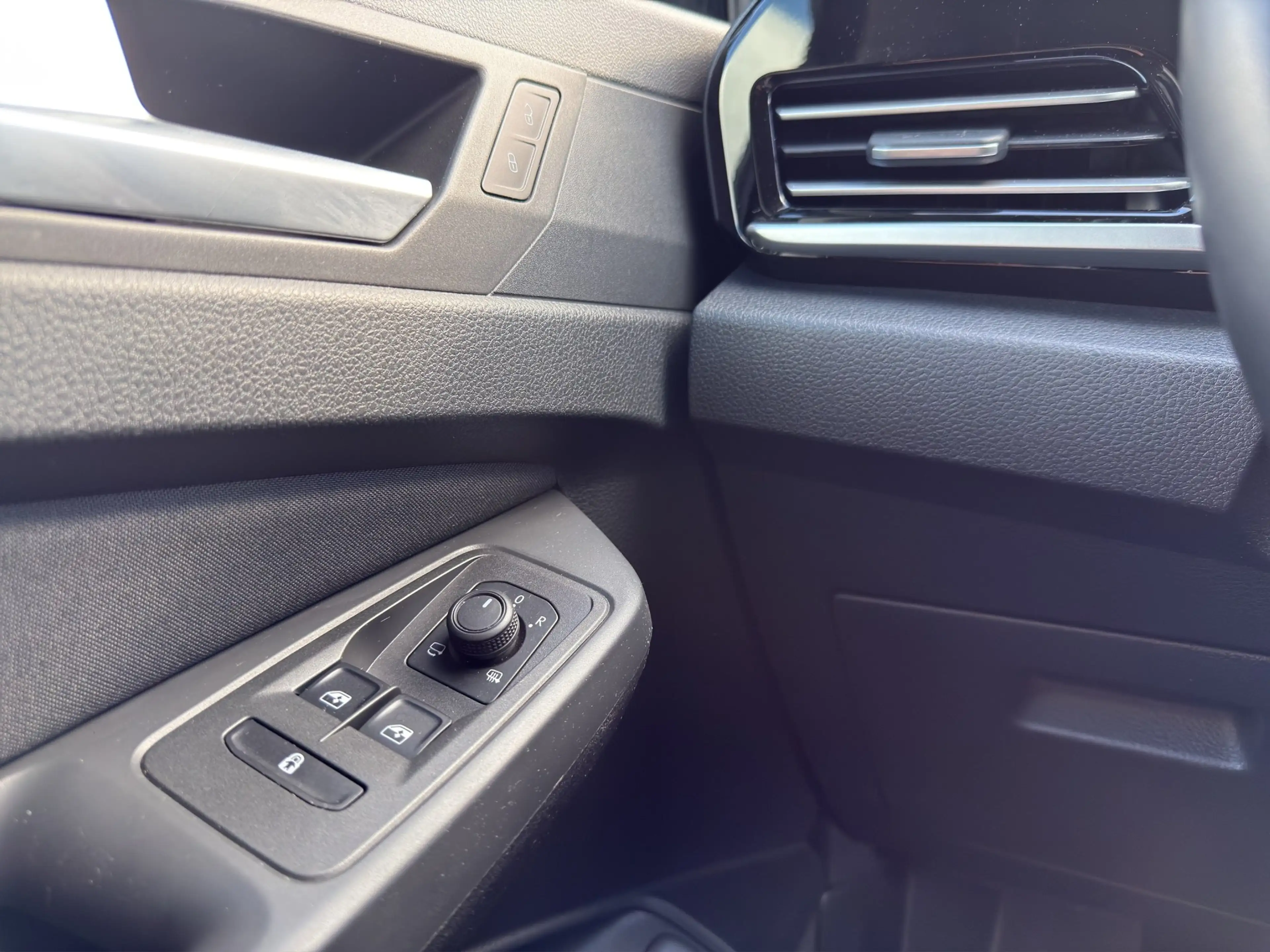 Ford Tourneo Connect Grand Titanium 1.5 EcoBoost PHEV *ERGO-SITZ* — photo 14