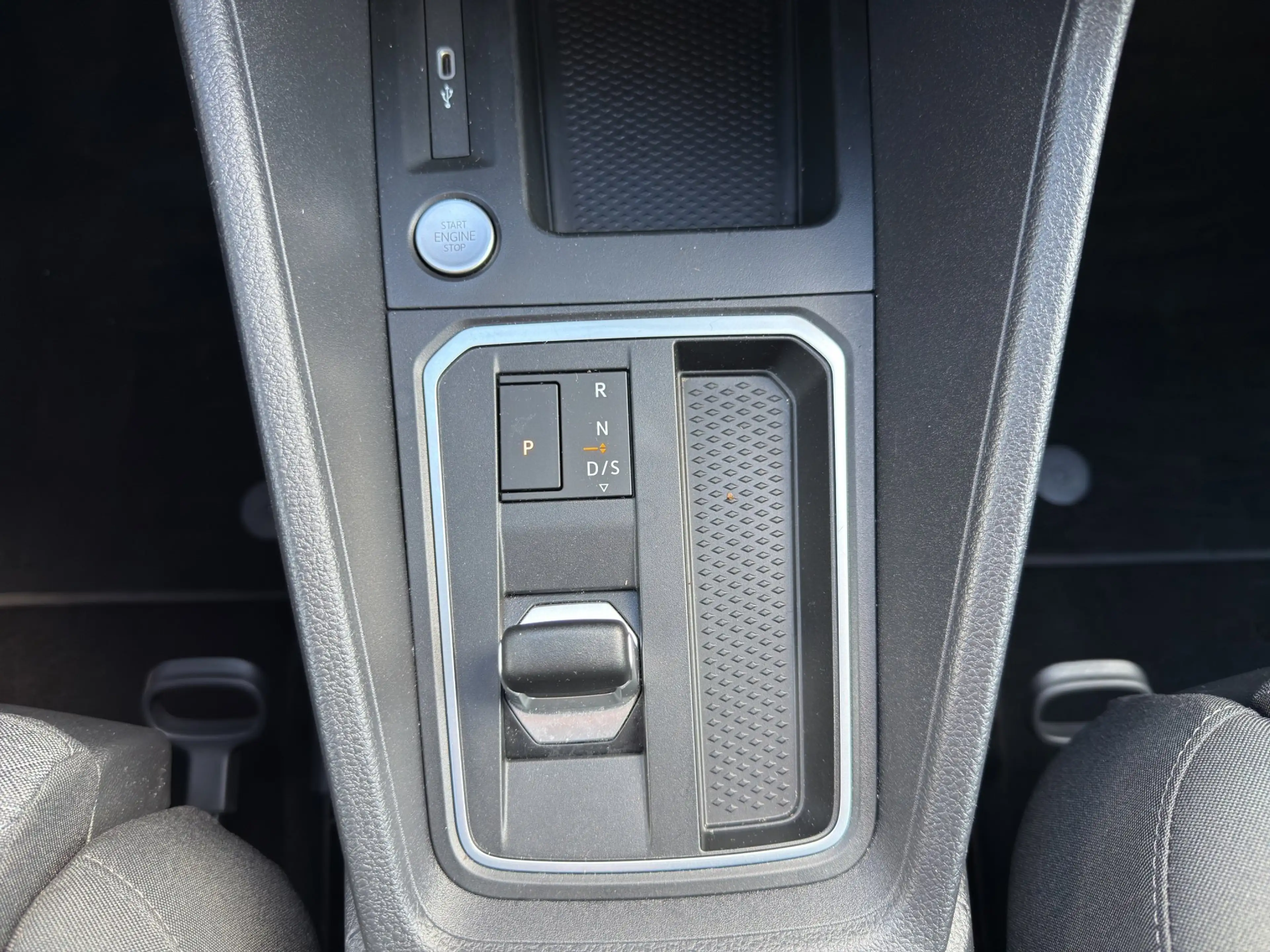 Ford Tourneo Connect Grand Titanium 1.5 EcoBoost PHEV *ERGO-SITZ* — photo 21