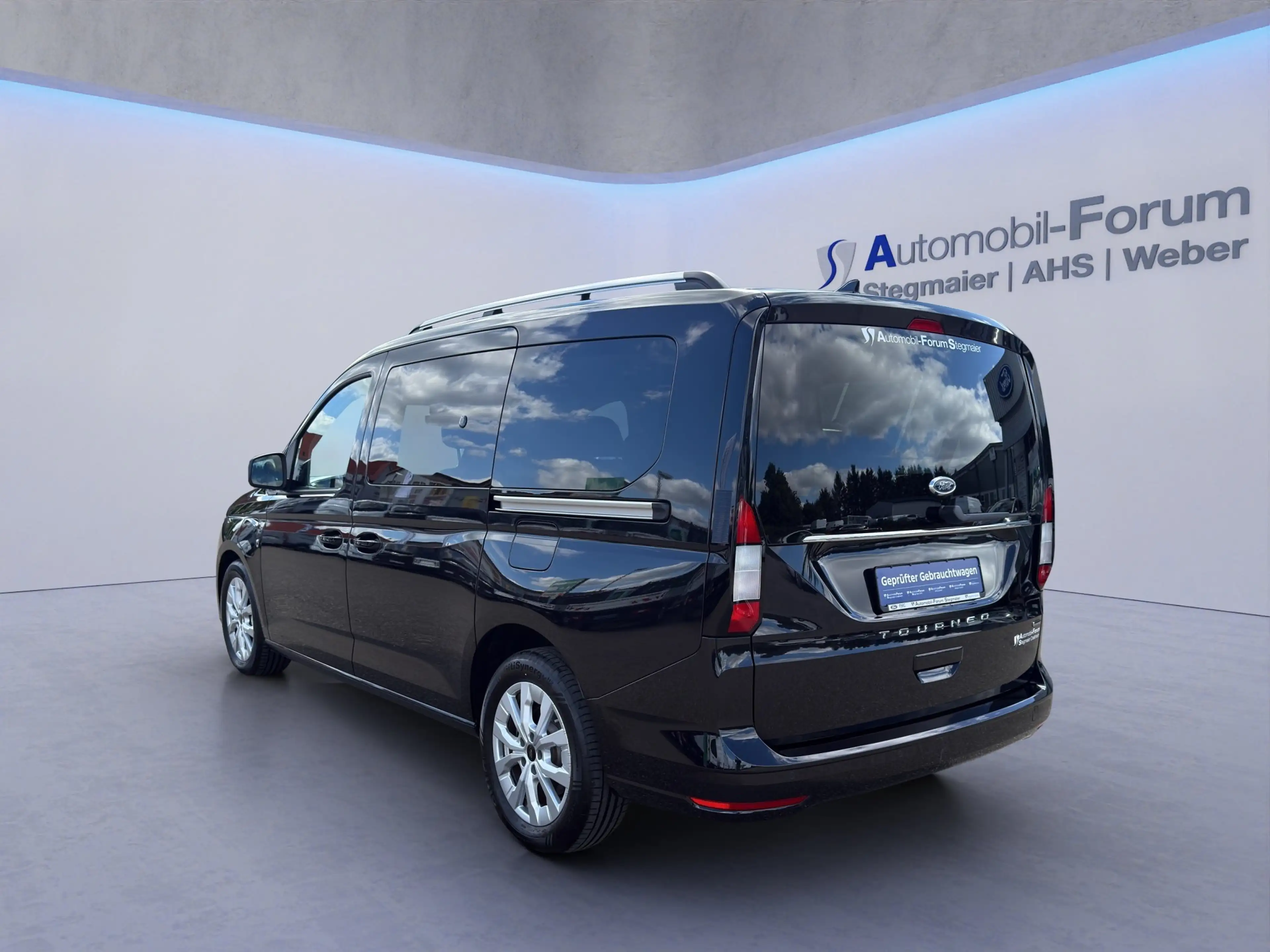 Ford Tourneo Connect Grand Titanium 1.5 EcoBoost PHEV *ERGO-SITZ* — photo 4