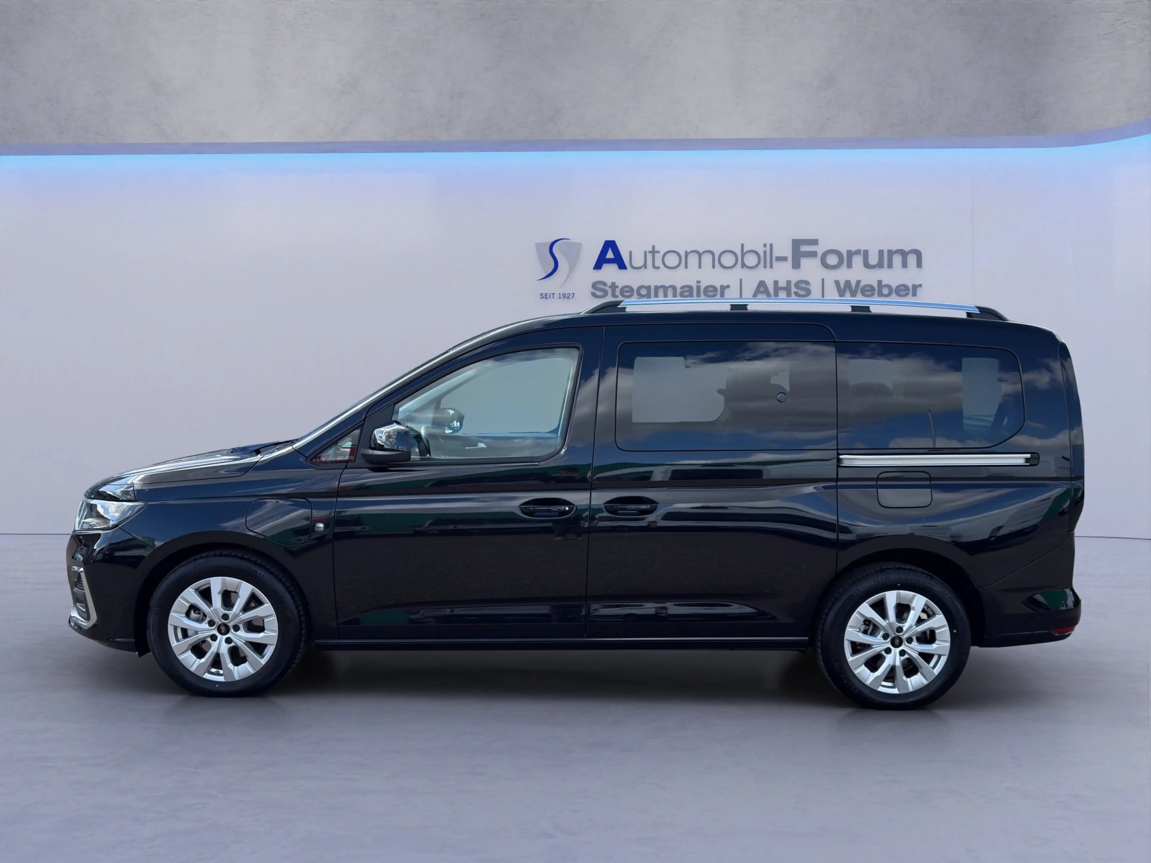 Ford Tourneo Connect Grand Titanium 1.5 EcoBoost PHEV *ERGO-SITZ* — photo 3