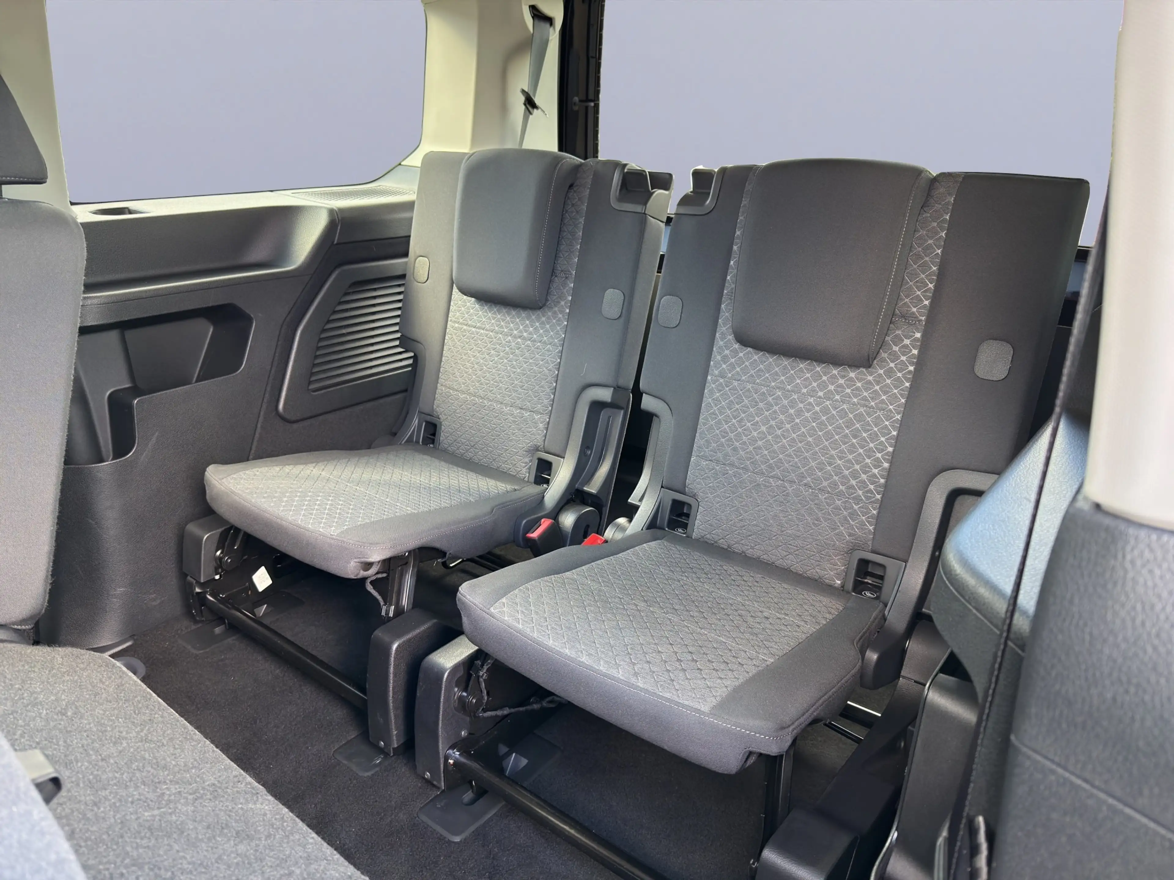 Ford Tourneo Connect Grand Titanium 1.5 EcoBoost PHEV *ERGO-SITZ* — photo 24