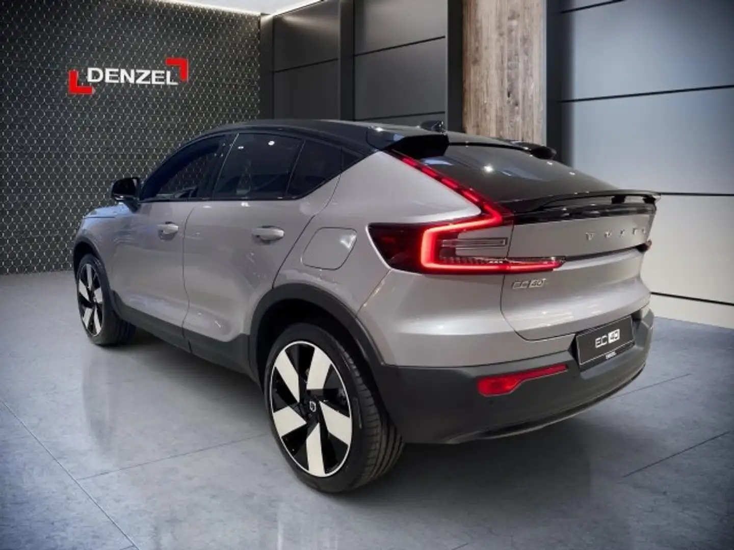 Volvo EC40 Ultra, Single Motor Extended Range, Vollelektrisch Silber - 2