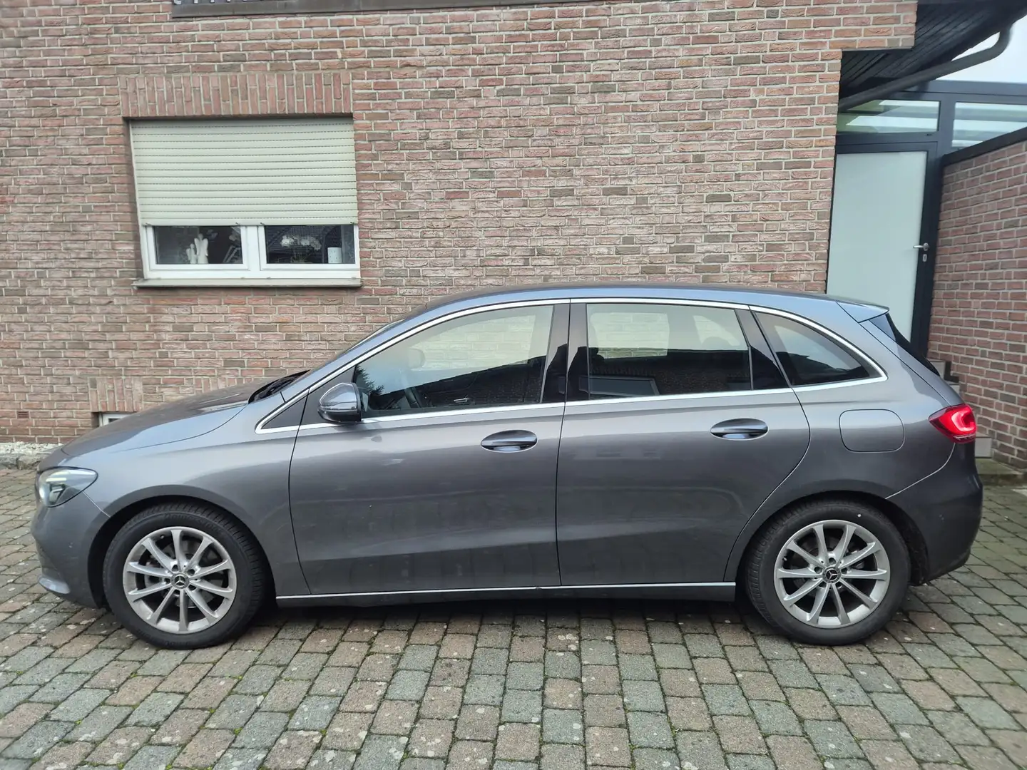 Mercedes-Benz 200 B 200 d Grau - 1