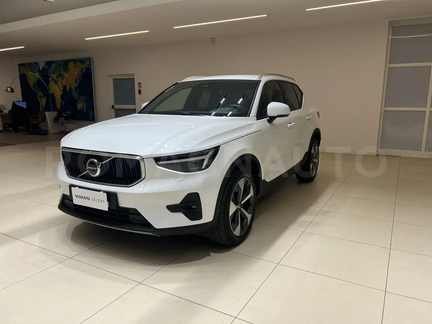 Volvo XC40 XC40 B3 automatico Core Weiß - 1