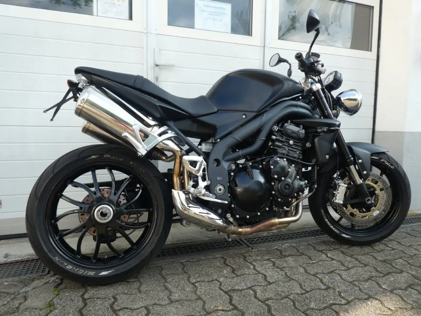 Triumph Speed Triple 1050 gepfl. Zust., Inspektion fällig, fährt super Schwarz - 2