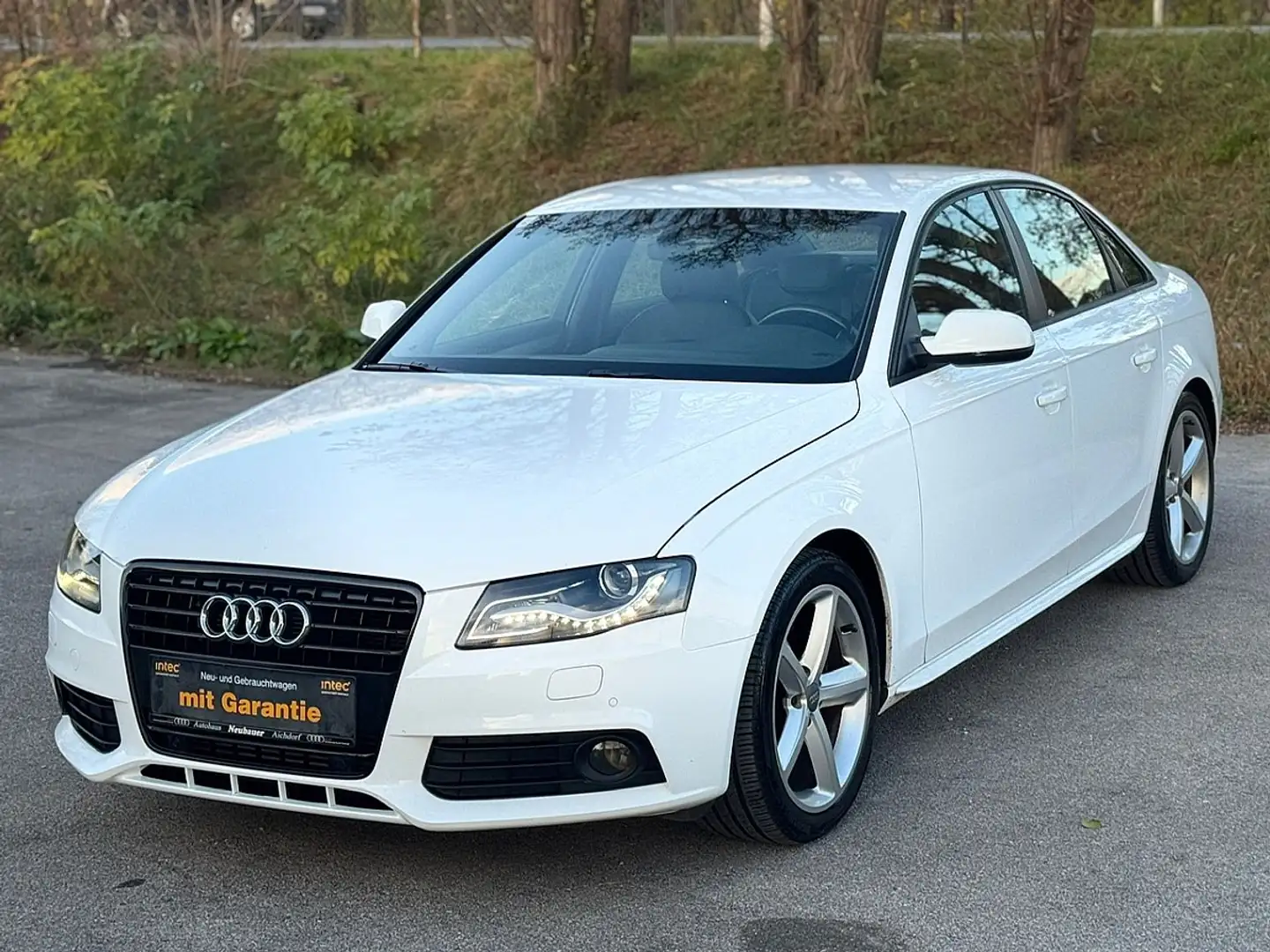 Audi A4 2,0 TDI S Line|1.Besitz| nur 142.000KM|wundersc... Weiß - 1