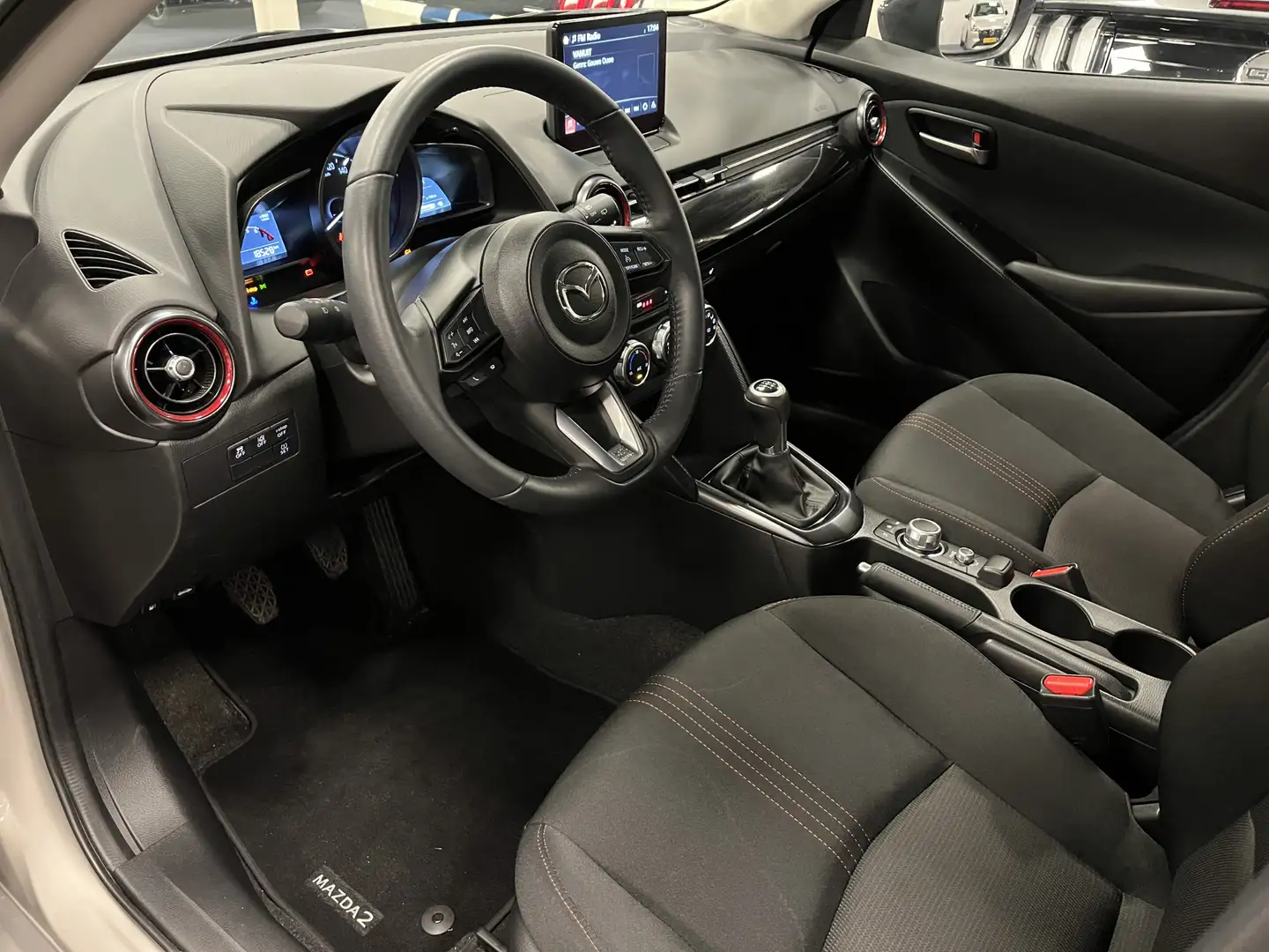 Mazda 2 1.5i e-SkyActiv-G Homura 90PK M Hybrid Navi DAB+ A Beige - 2