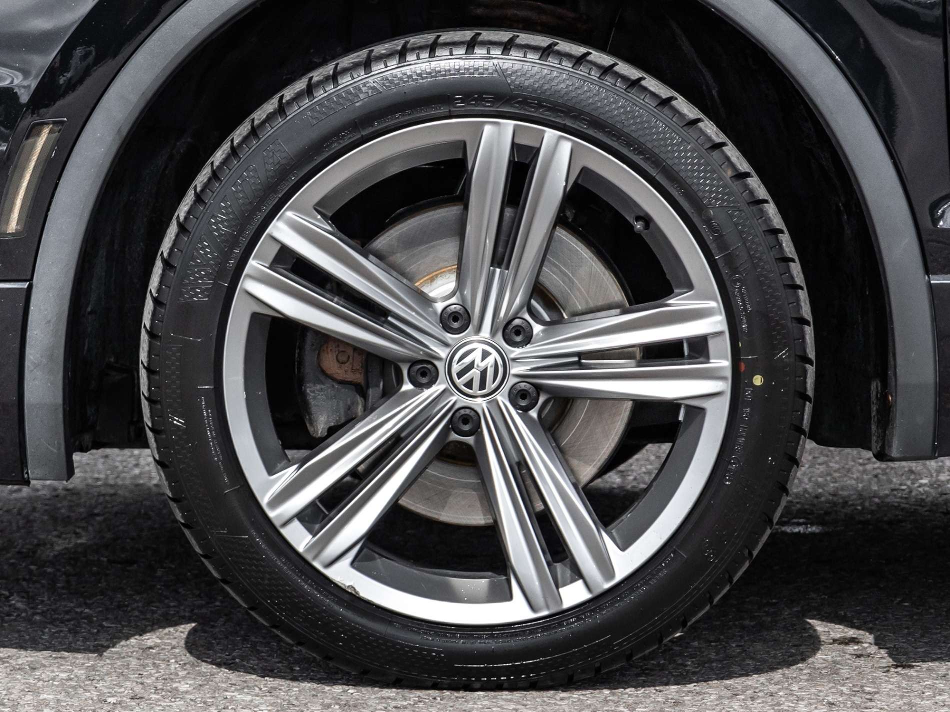 2018 Volkswagen Tiguan Highline R-Line 4Motion | Digital Cockpit | Panora — снимка 1