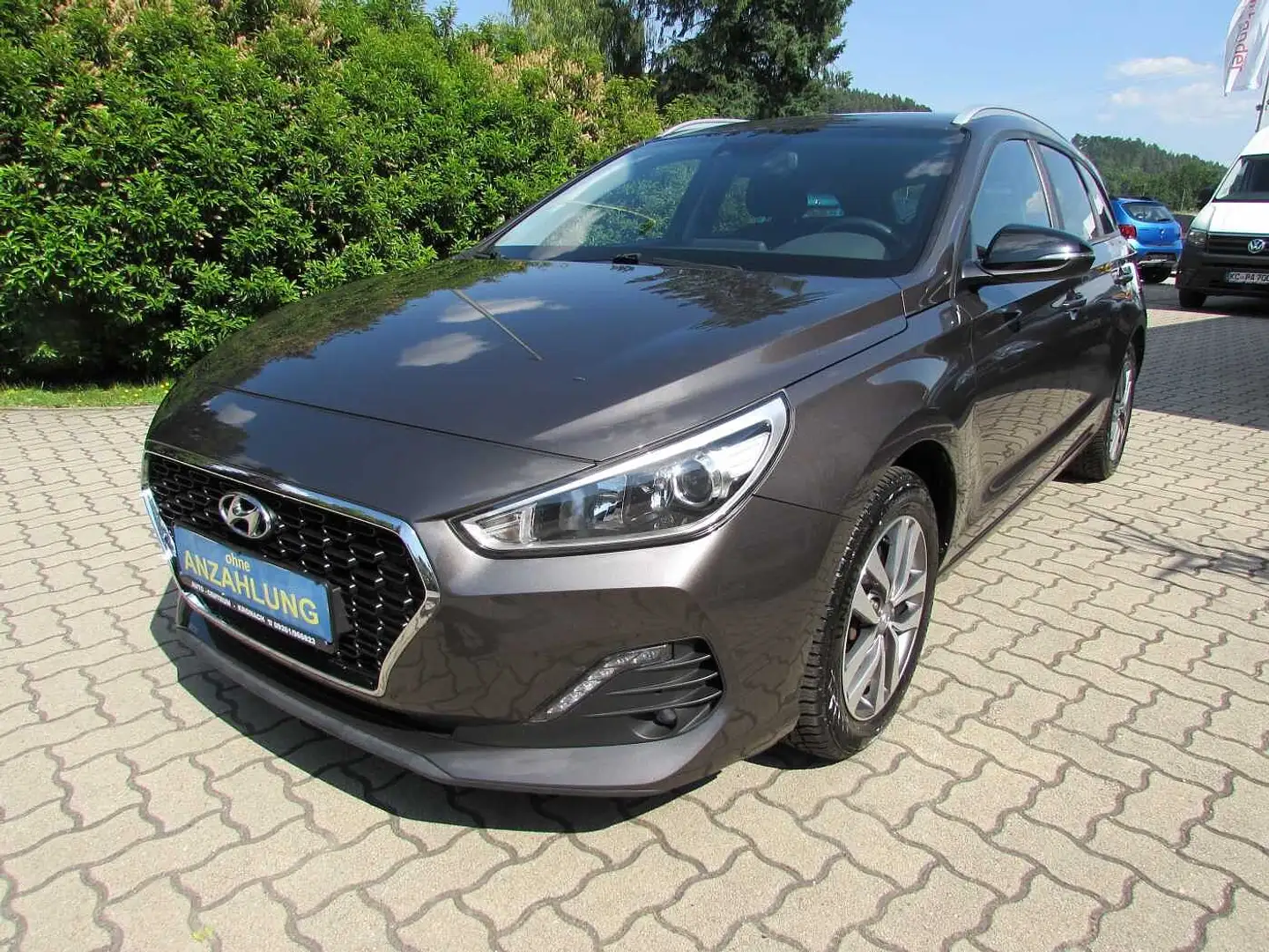 Hyundai i30 Kombi 1.6 CRDI YES! 'Navi/SHZ/AHK' Gris - 1