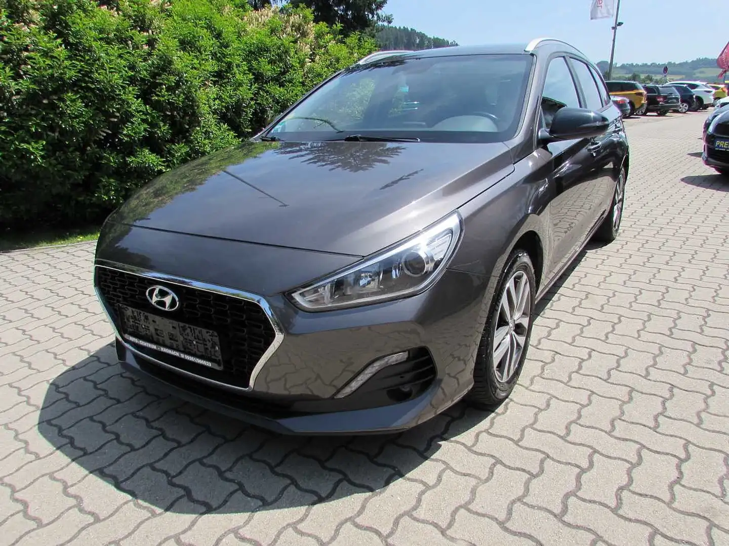Hyundai i30 Kombi 1.6 CRDI YES! 'Navi/SHZ/AHK' Grigio - 1