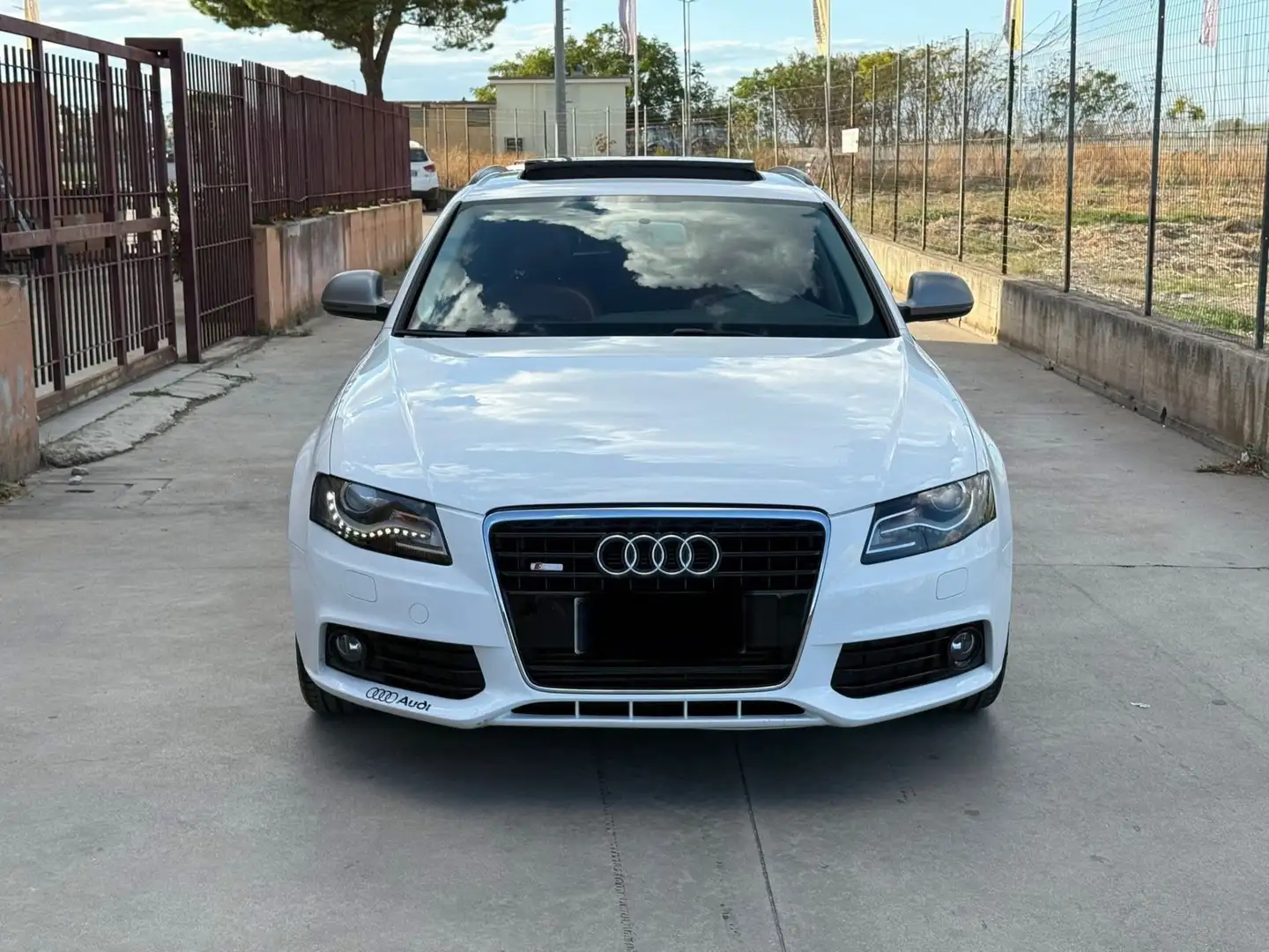 Audi A4 A4 2.0 TDI 143CV F.AP. Ambiente Bianco - 1