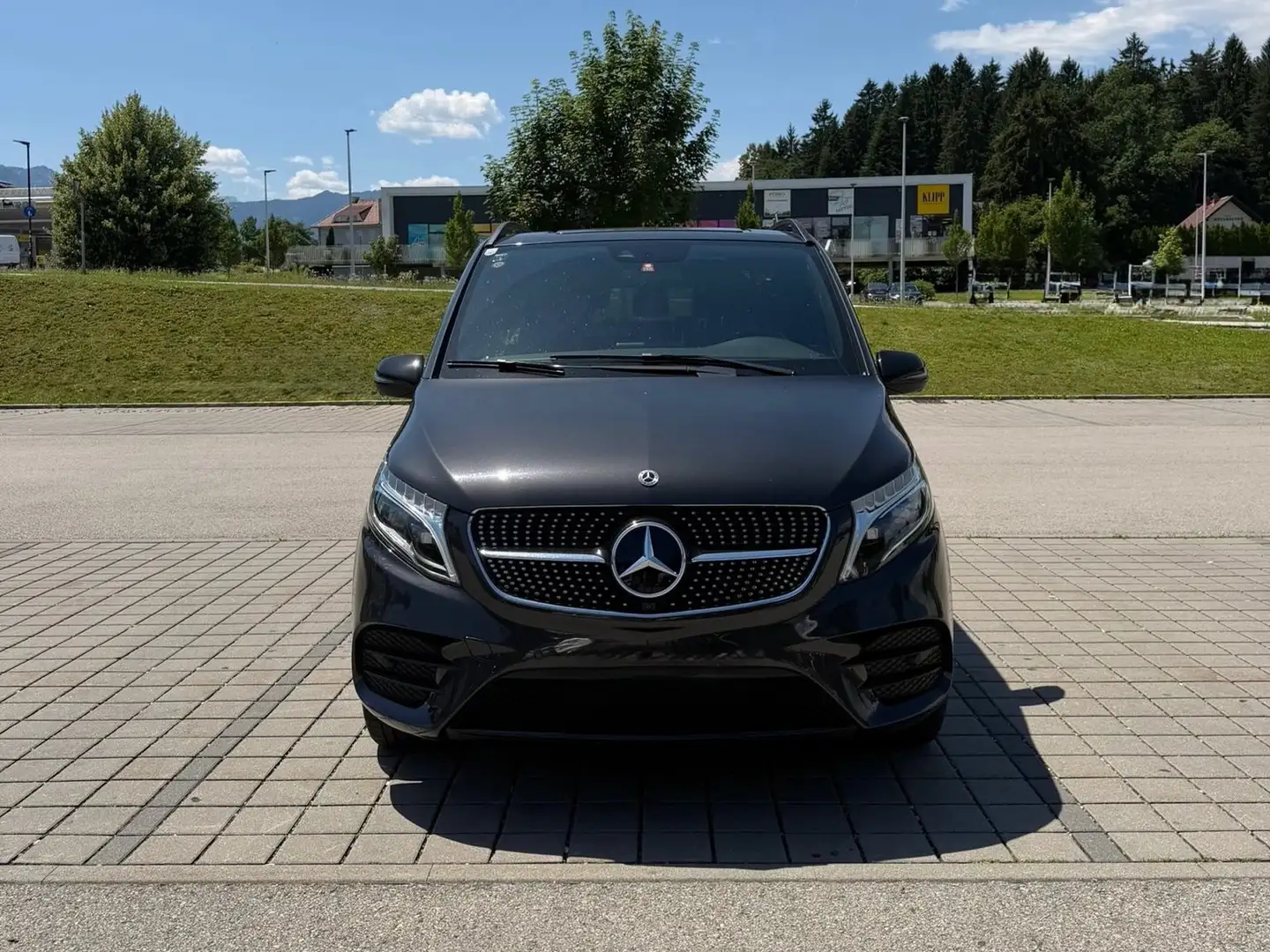 Mercedes-Benz V 300 V 300 d 4MATIC/AMG Line/7 Sitzer/Langer Radstand Grau - 2