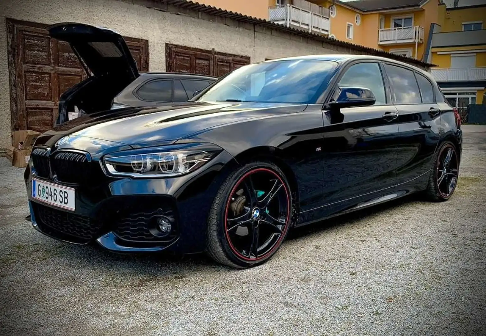 BMW 116 116i M Sport Schwarz - 1