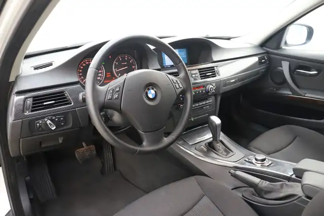 BMW I view 13