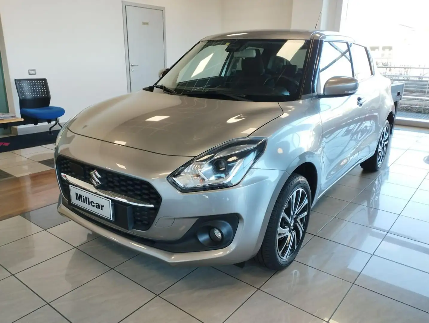 Suzuki Swift 1.2 Hybrid 4WD AllGrip Top PER NEOPATENTATI Argento - 1