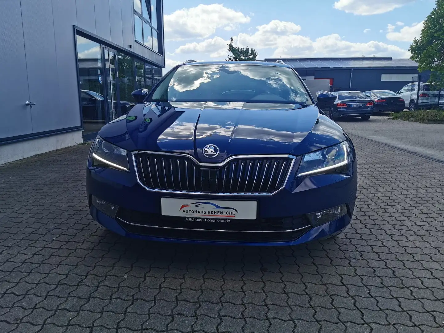Skoda Superb Combi Style NAVI AHK BI XEN ACC APP PANO Blauw - 2