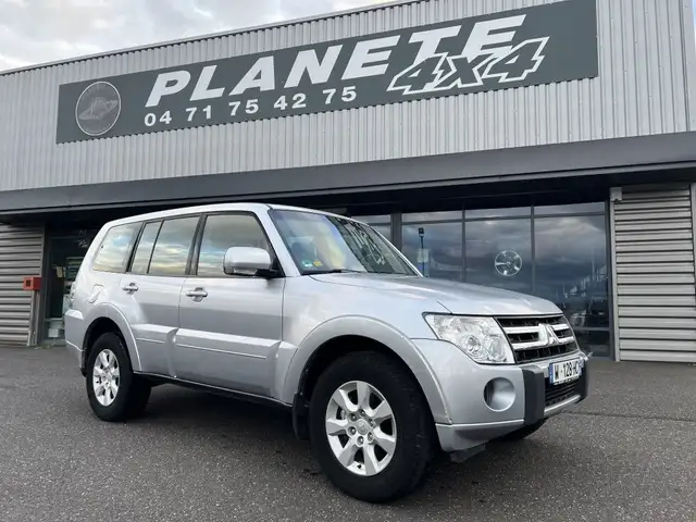 Mitsubishi Pajero 3.2 DID 200 CV Long Invite Boite Mécanique